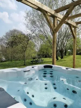 Large Log Cabin With Hot Tub in Wall Eden Farm - Luxury Log Cabins and Glamping Large Log Cabin With Hot Tub in Wall Eden Farm - Luxury Log Cabins and Glamping