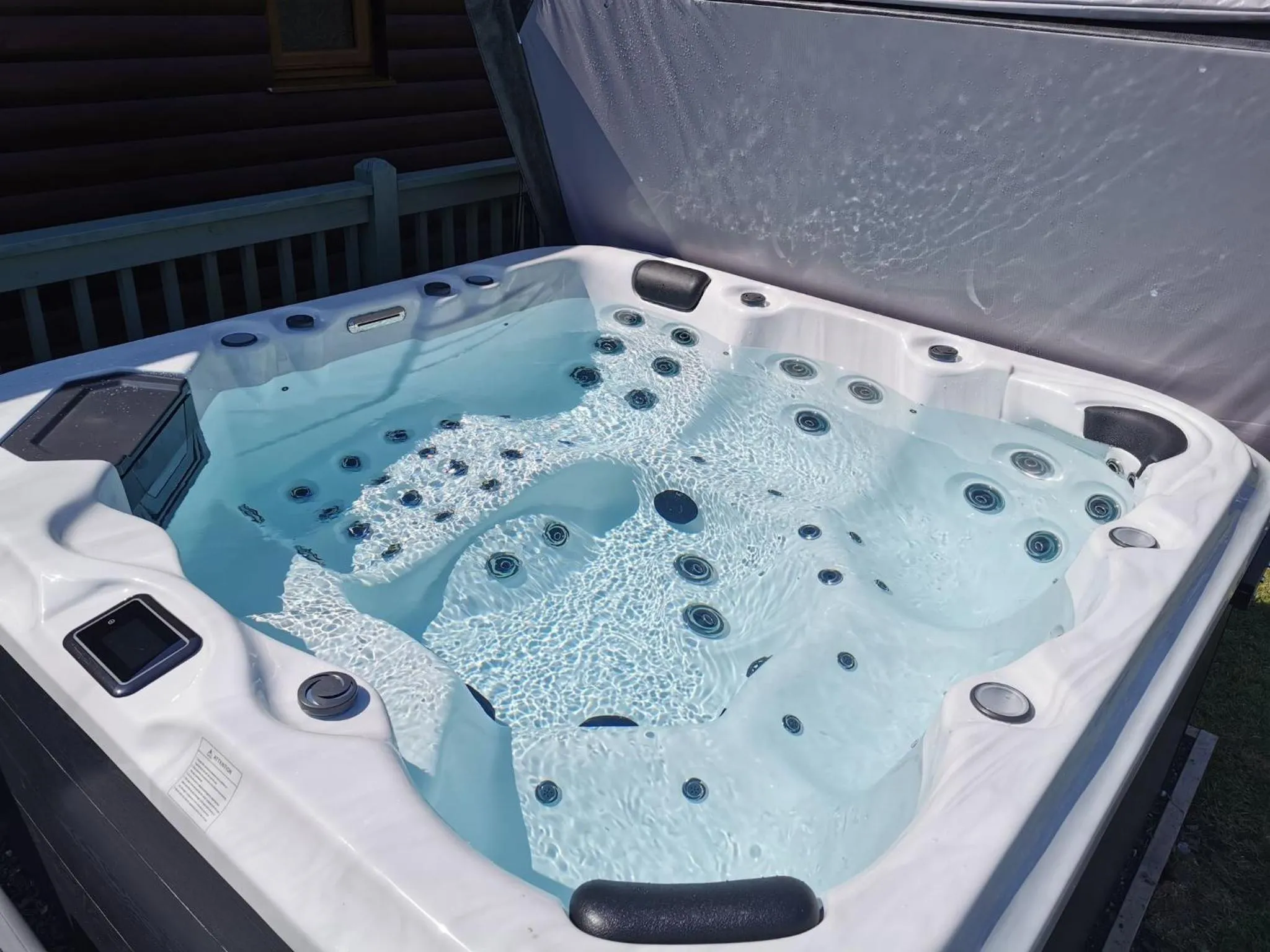 Hot Tub in Wall Eden Farm - Luxury Log Cabins and Glamping