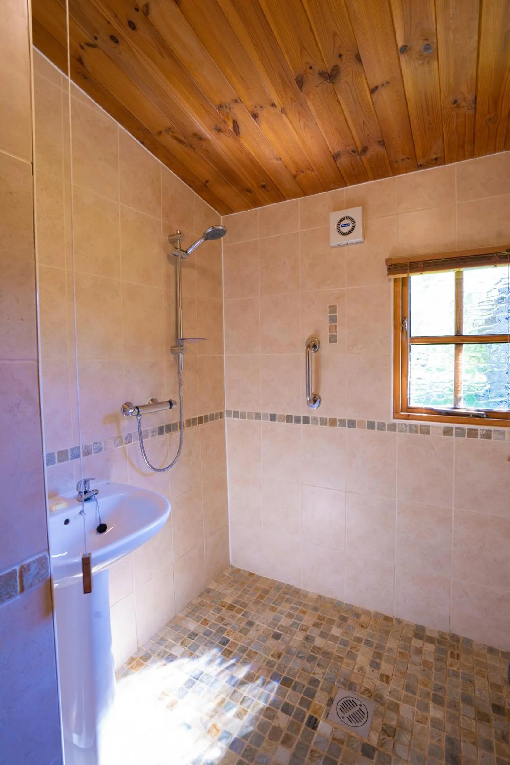 Shower in Wall Eden Farm - Luxury Log Cabins and Glamping