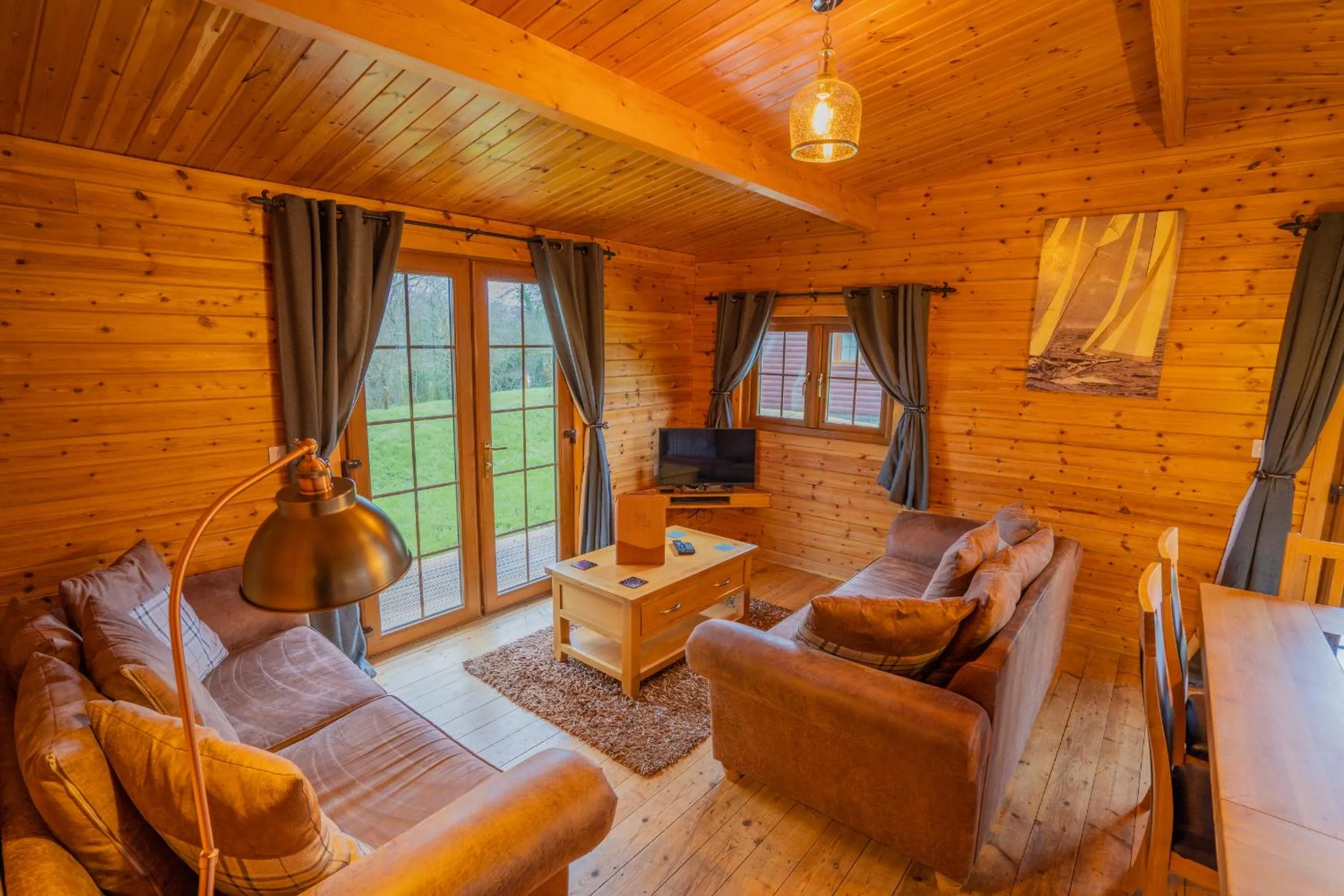 TV and multimedia in Wall Eden Farm - Luxury Log Cabins and Glamping