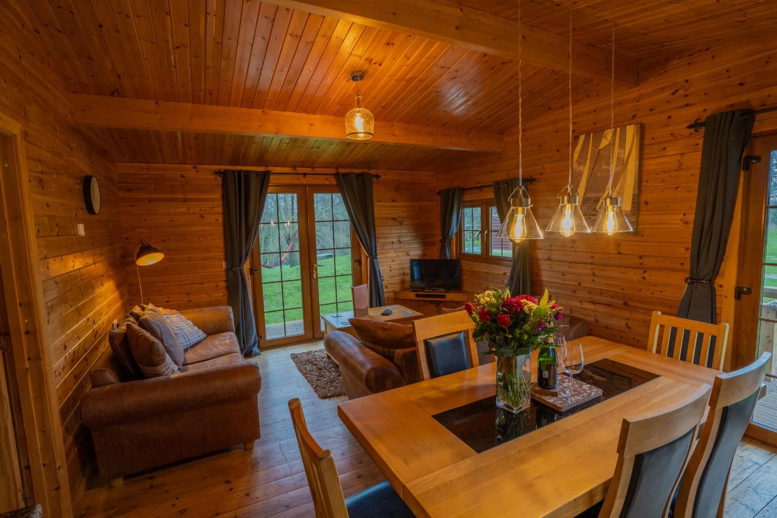 TV and multimedia in Wall Eden Farm - Luxury Log Cabins and Glamping