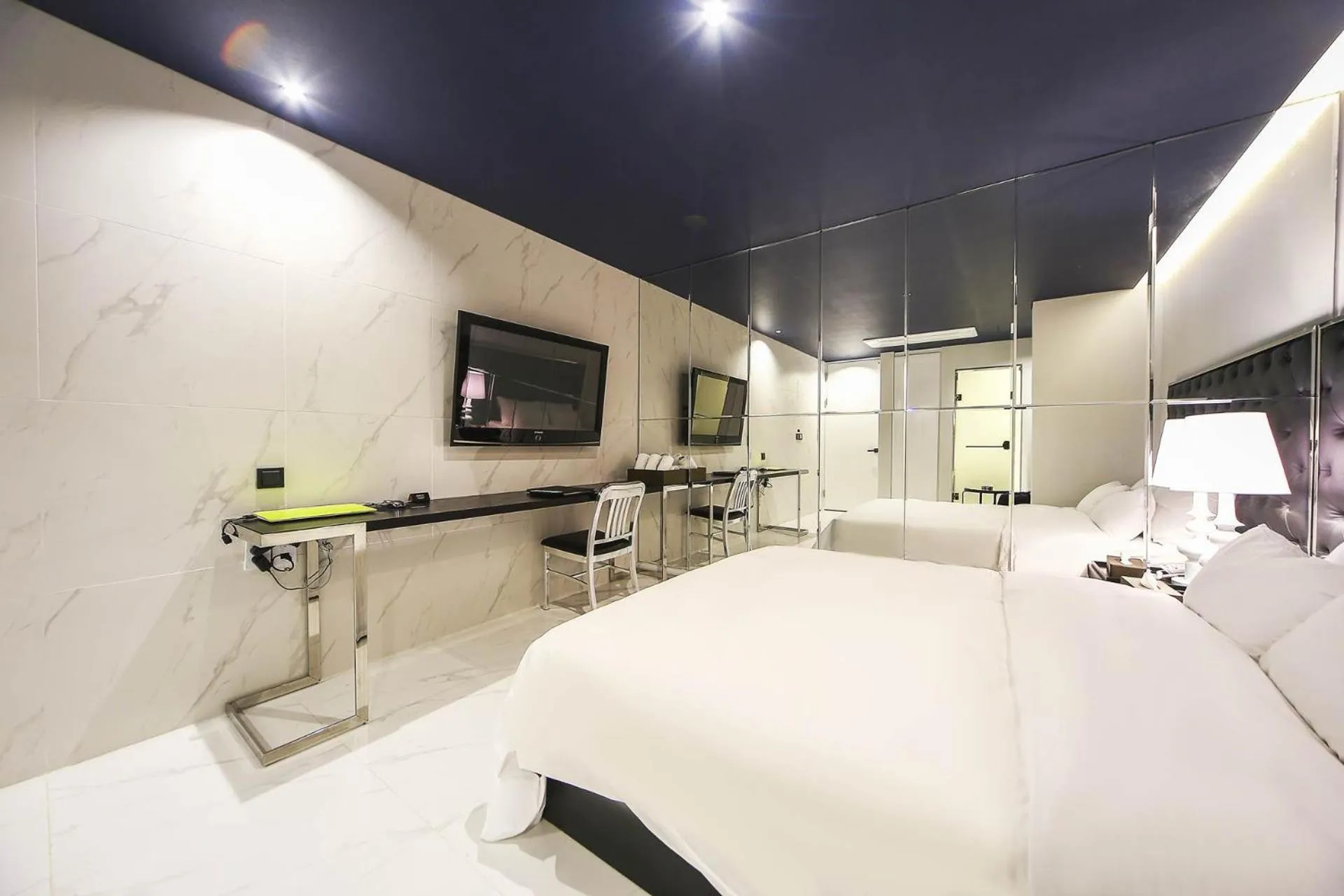 Photo of the whole room, Bed in Hotel Star Premier Yeoksam