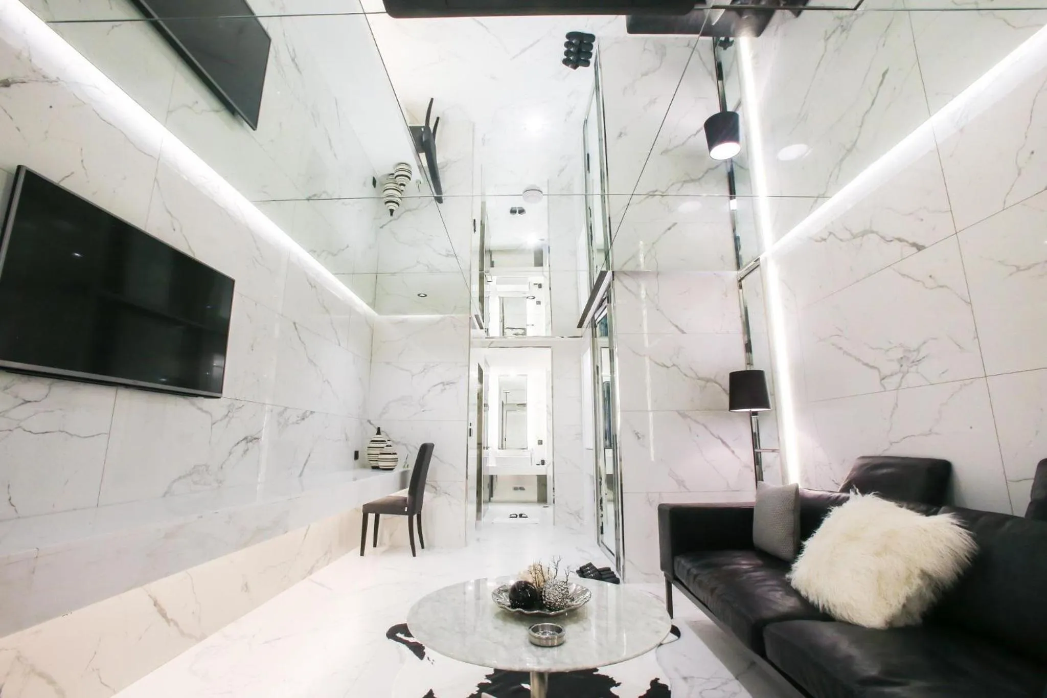 TV and multimedia in Hotel Star Premier Yeoksam