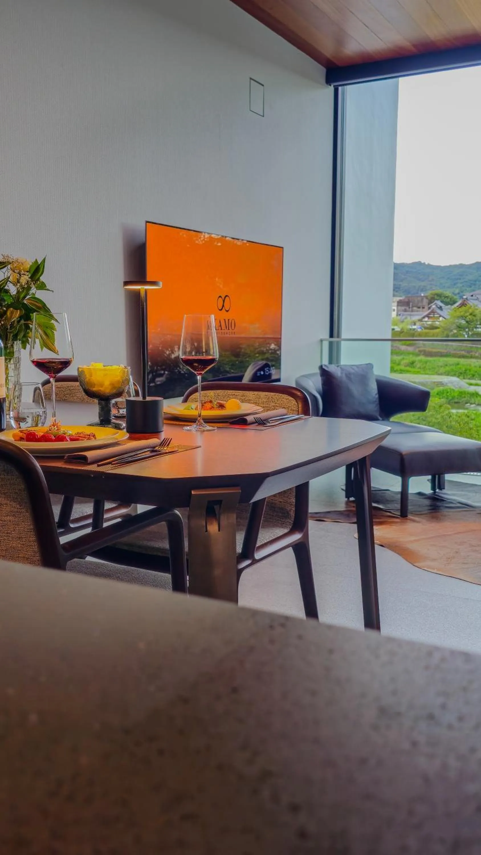 Restaurant/places to eat in Kamo Residences by Reflections