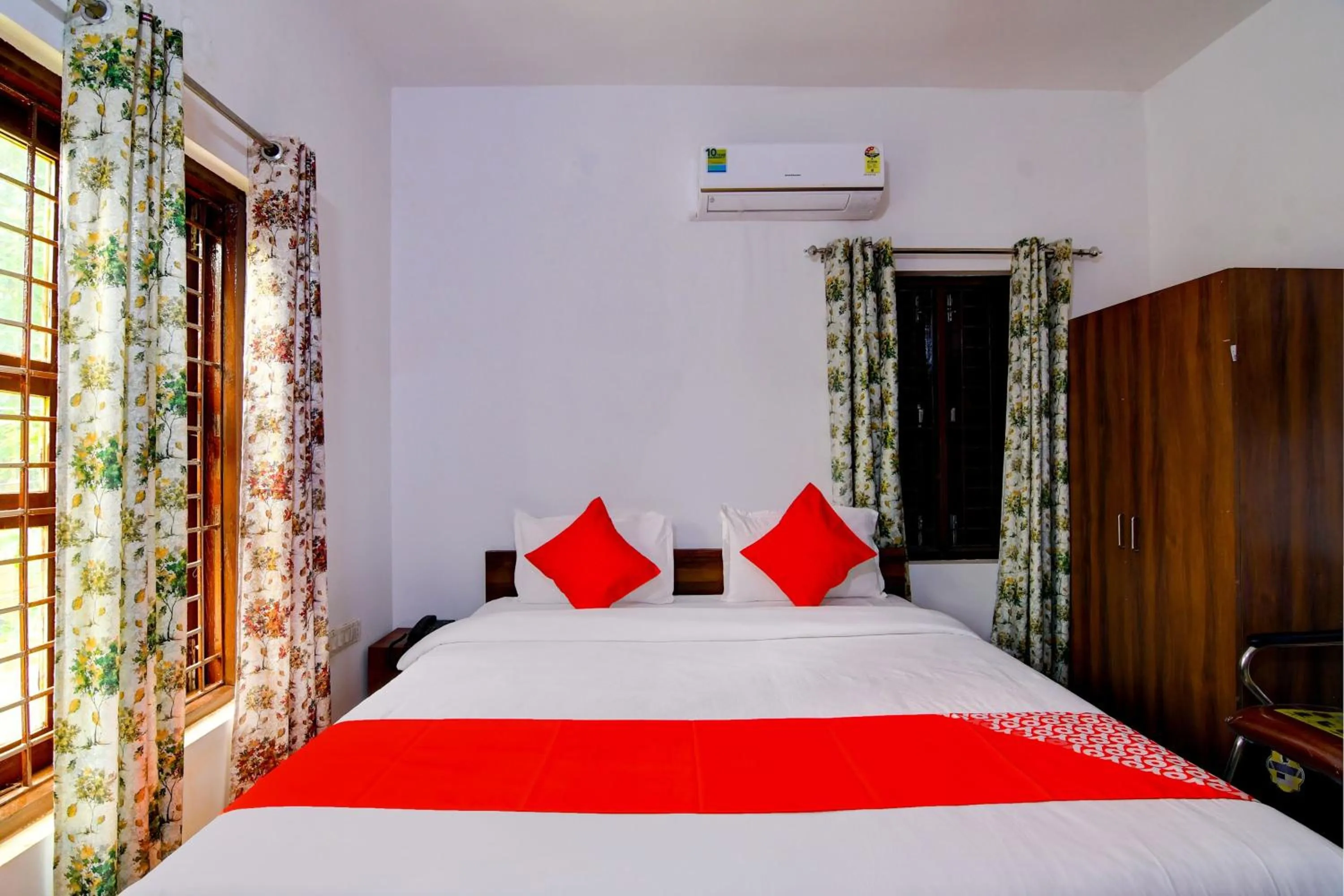 Bedroom in Hotel O Heaven Inn