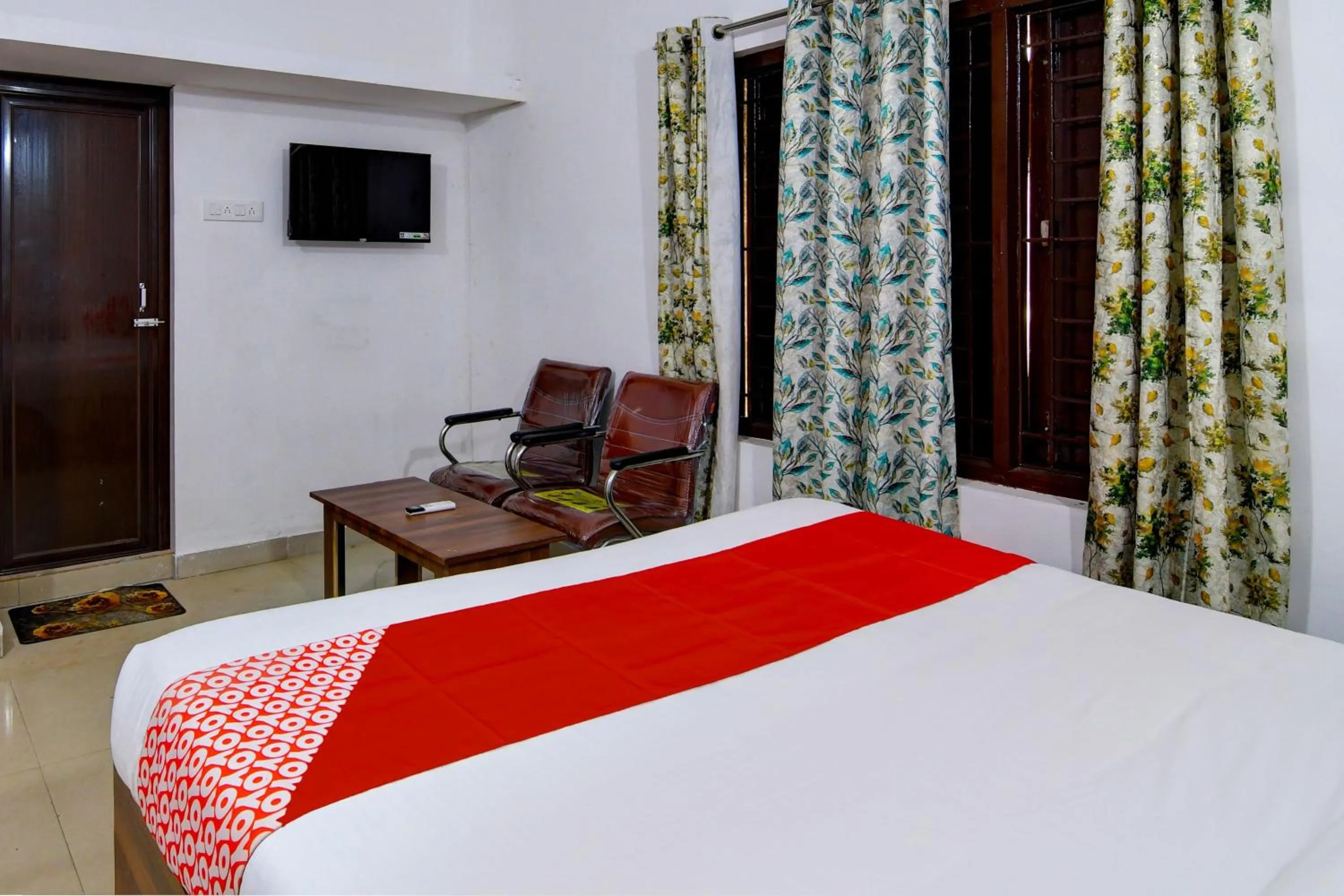 Bedroom in Hotel O Heaven Inn