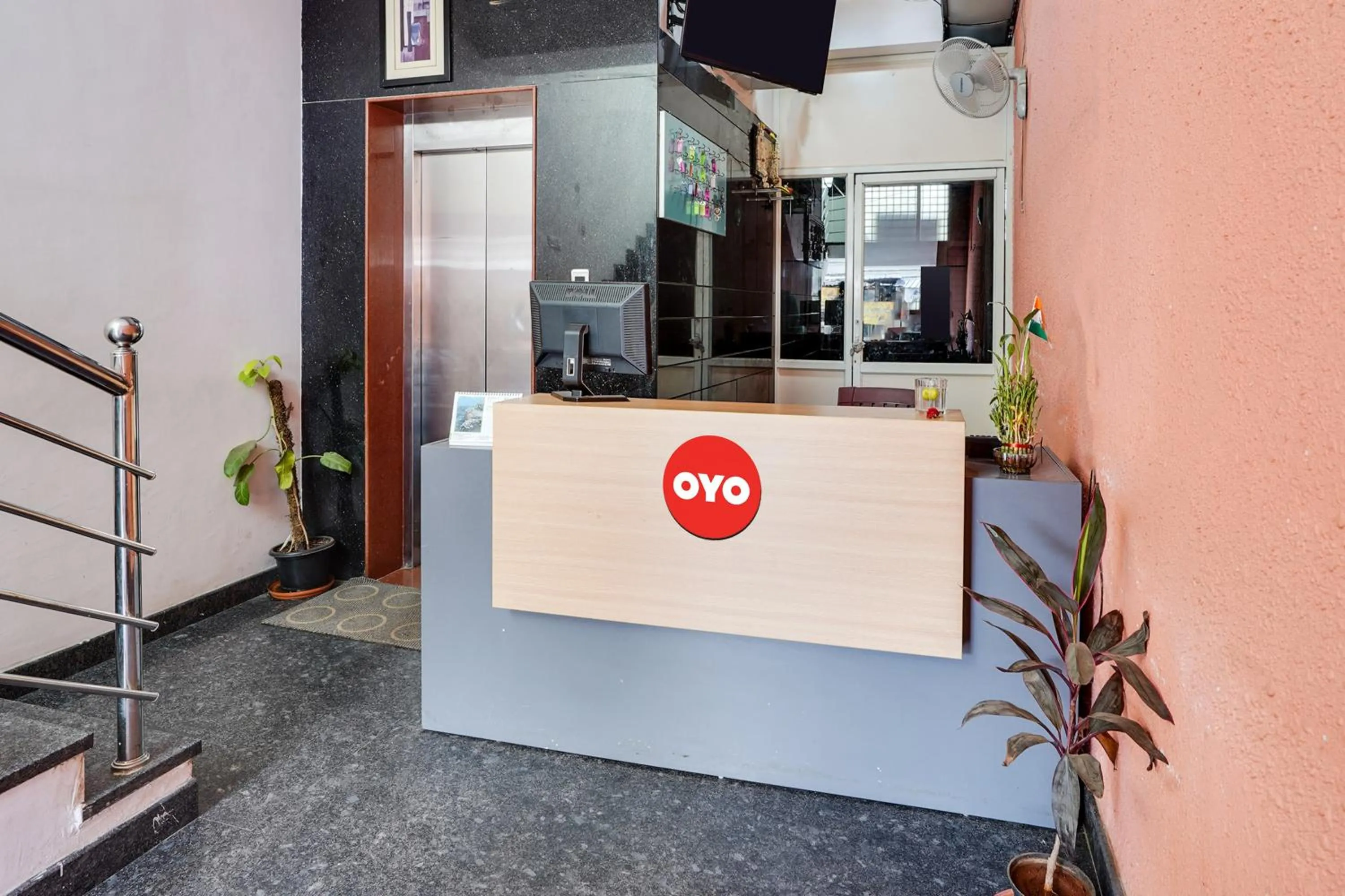 Lobby or reception in Hotel O New Grand Suites