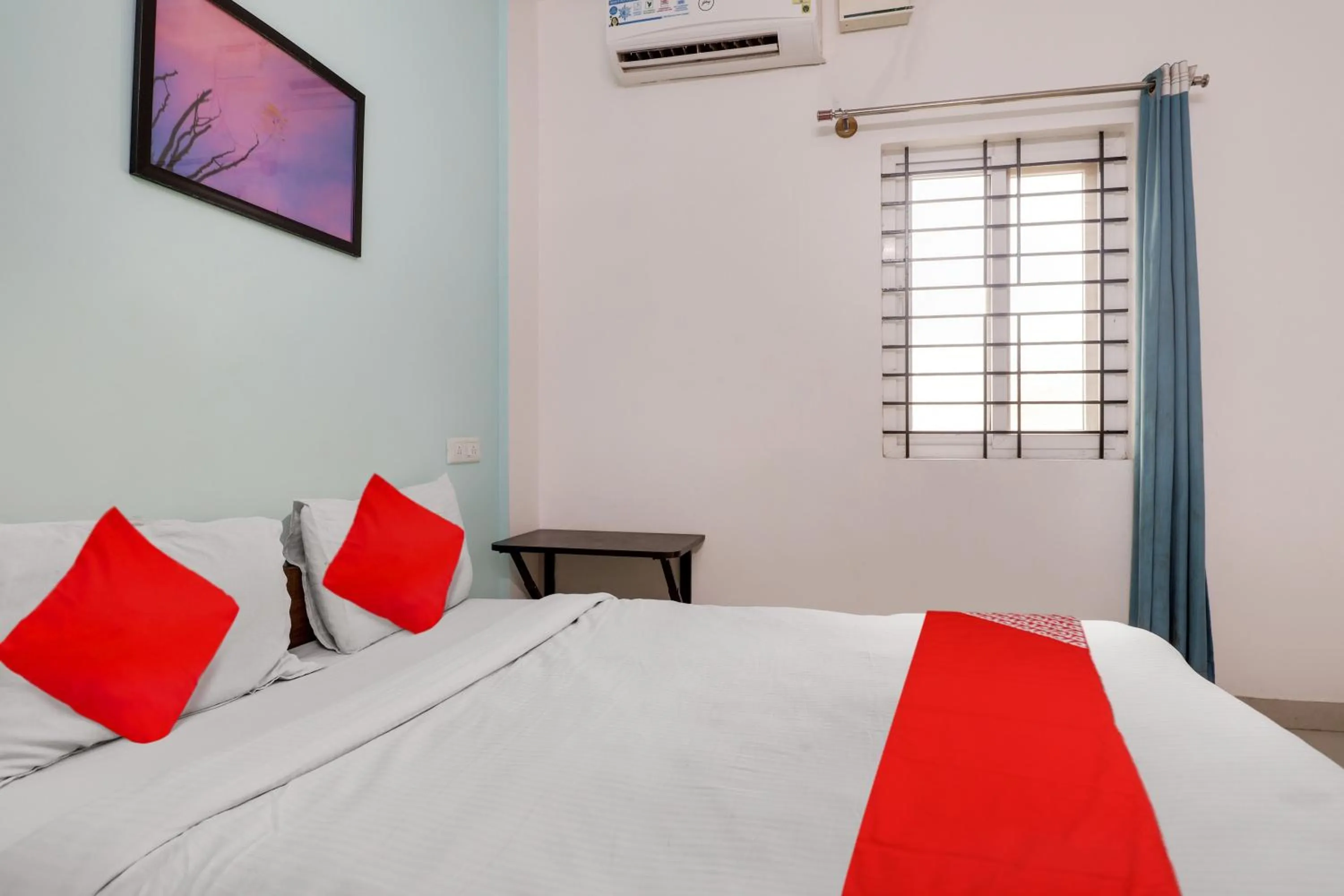 Bedroom, Bed in Hotel O New Grand Suites