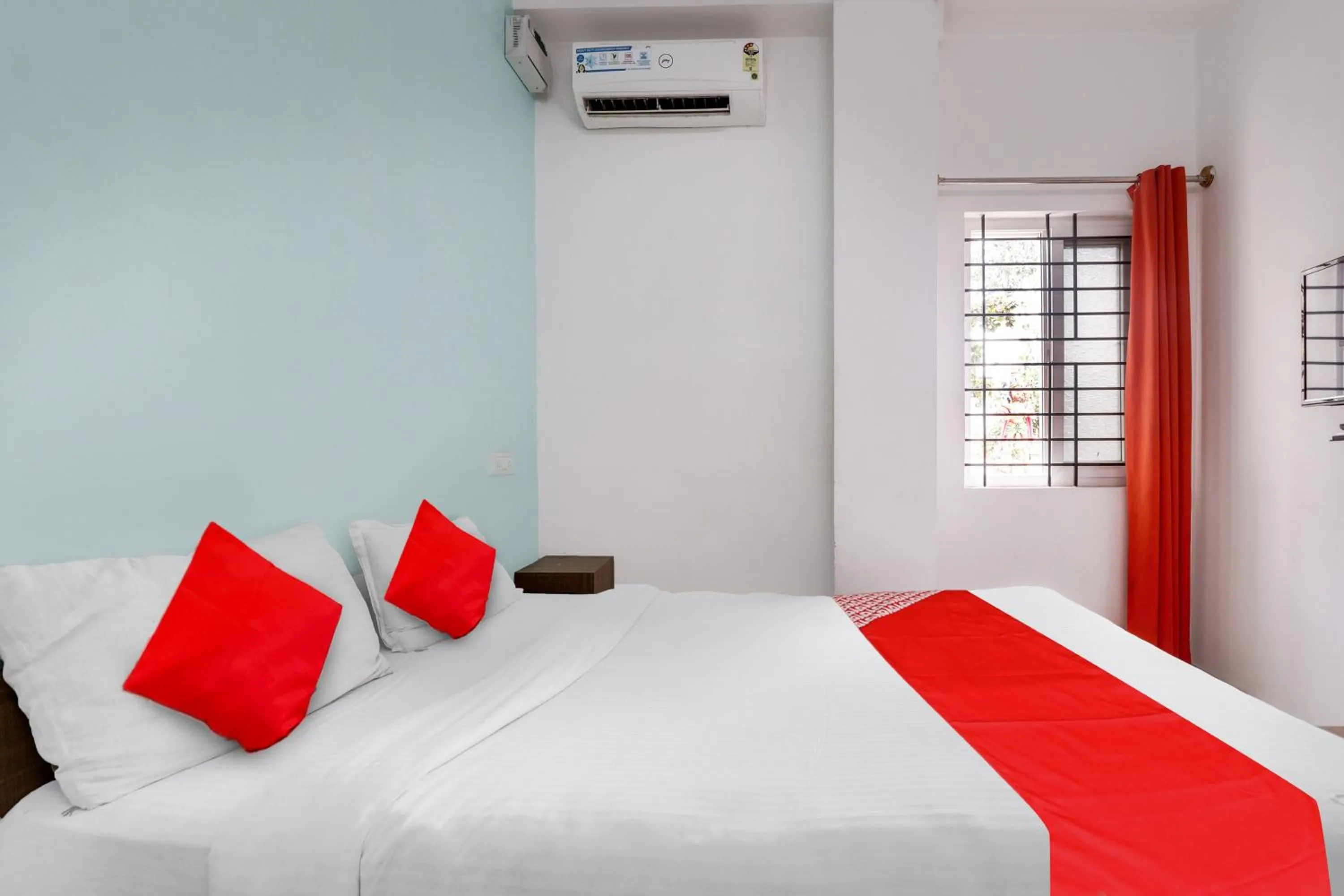 Bedroom, Bed in Hotel O New Grand Suites