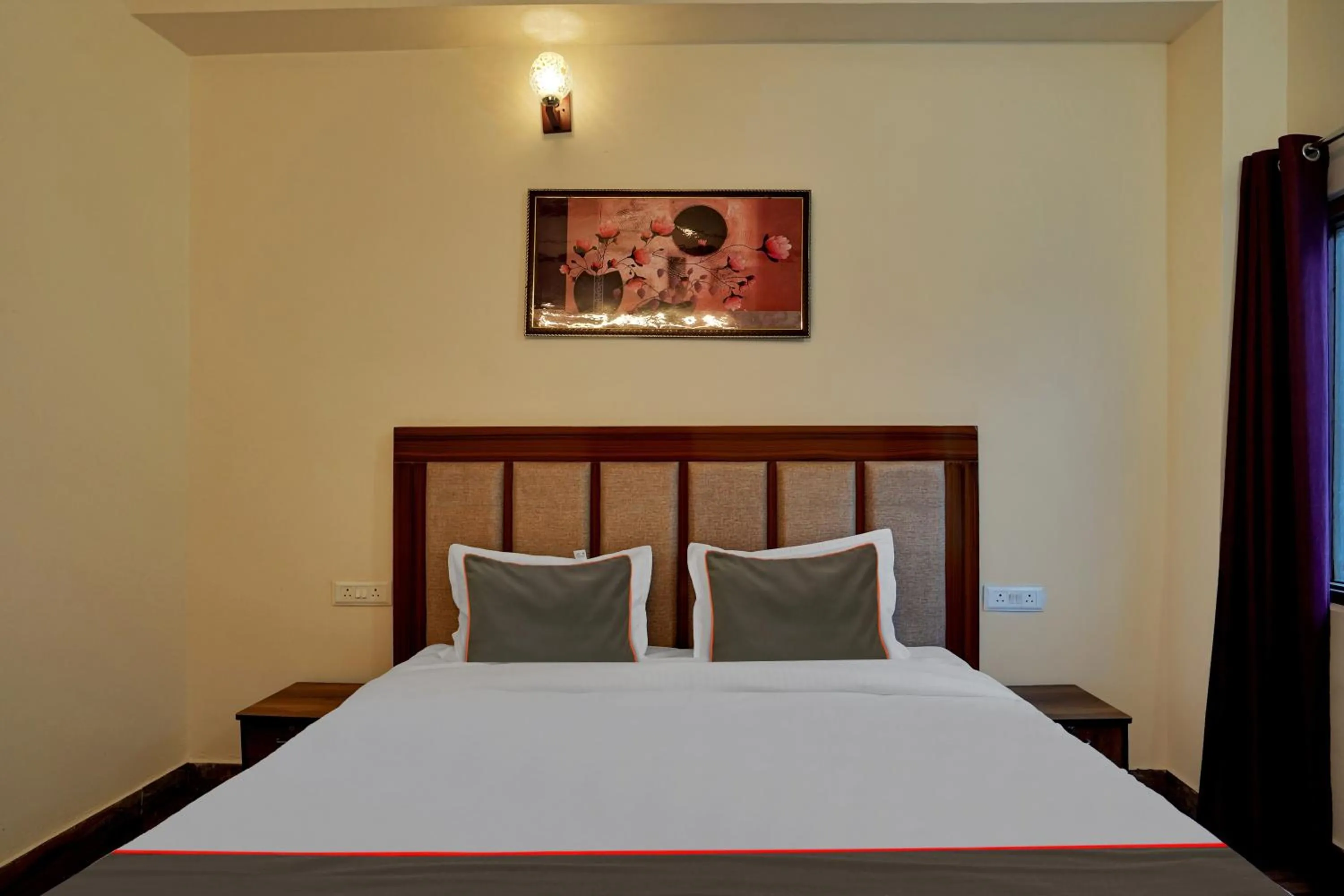 Bedroom in Collection O Trihans Mantion Hotel