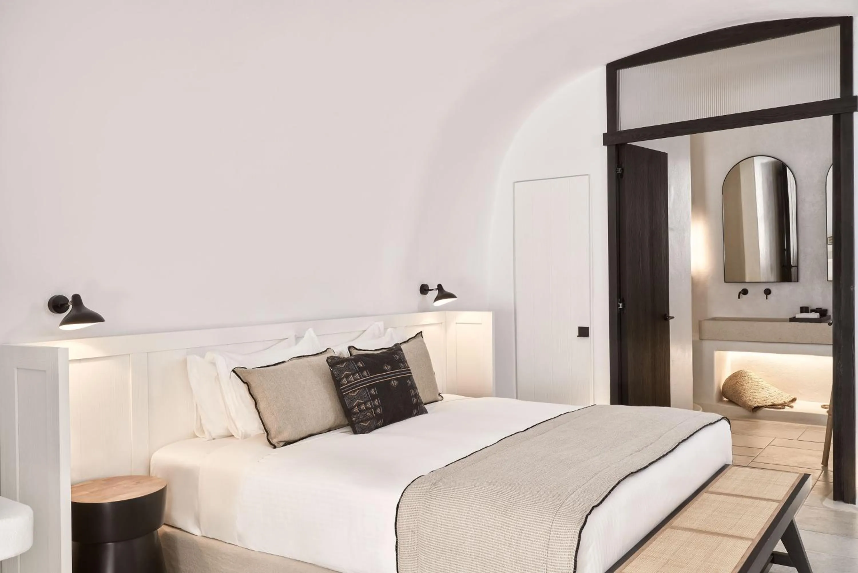 Bathroom, Bed in Charisma Suites