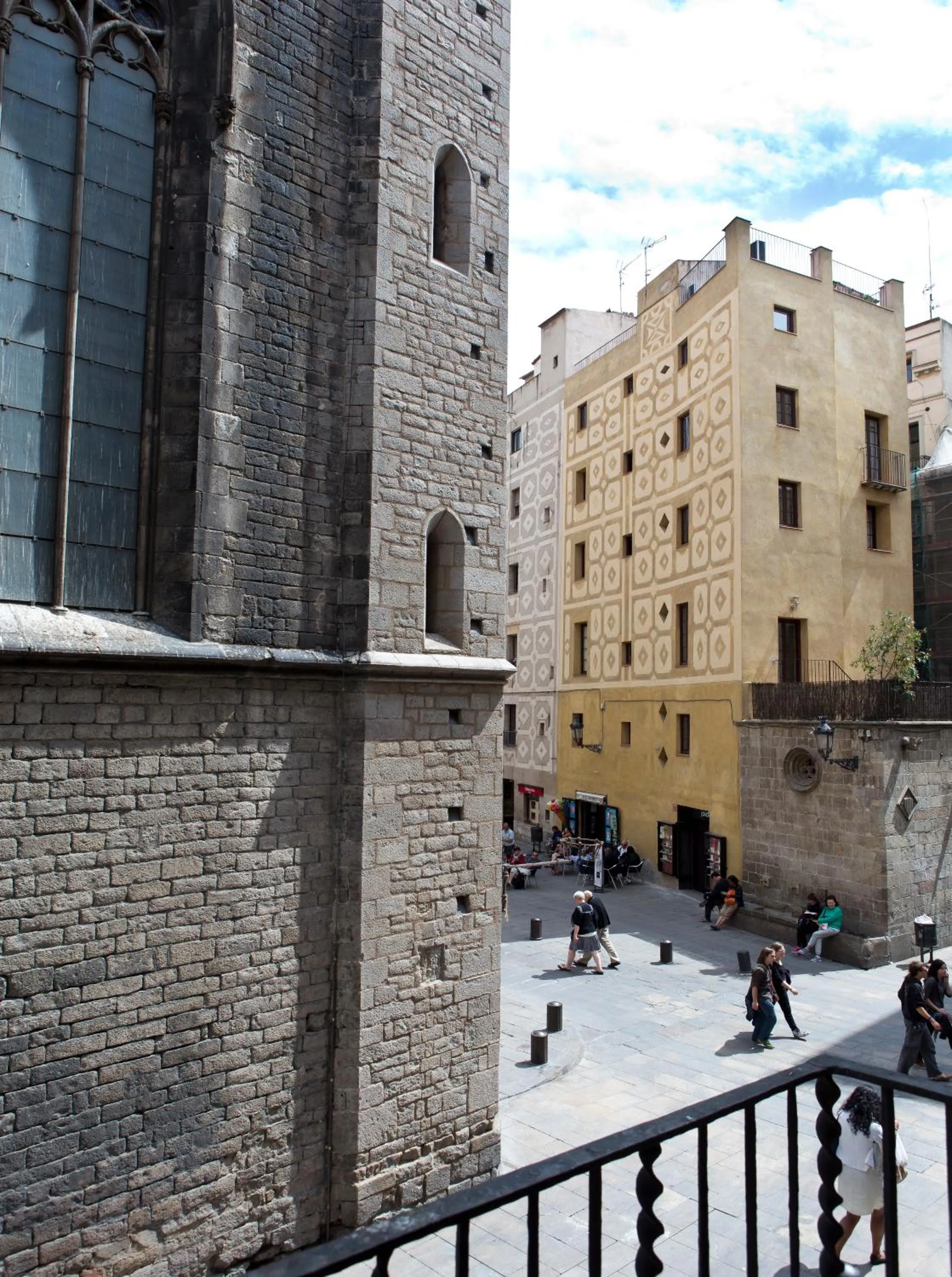 Day in Best House Best Place