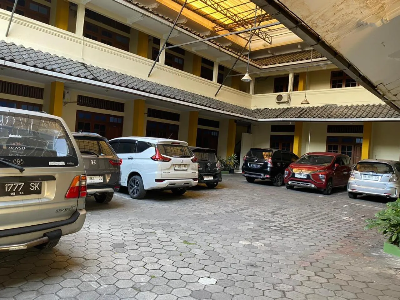 Parking in Shafira Hotel Yogyakarta