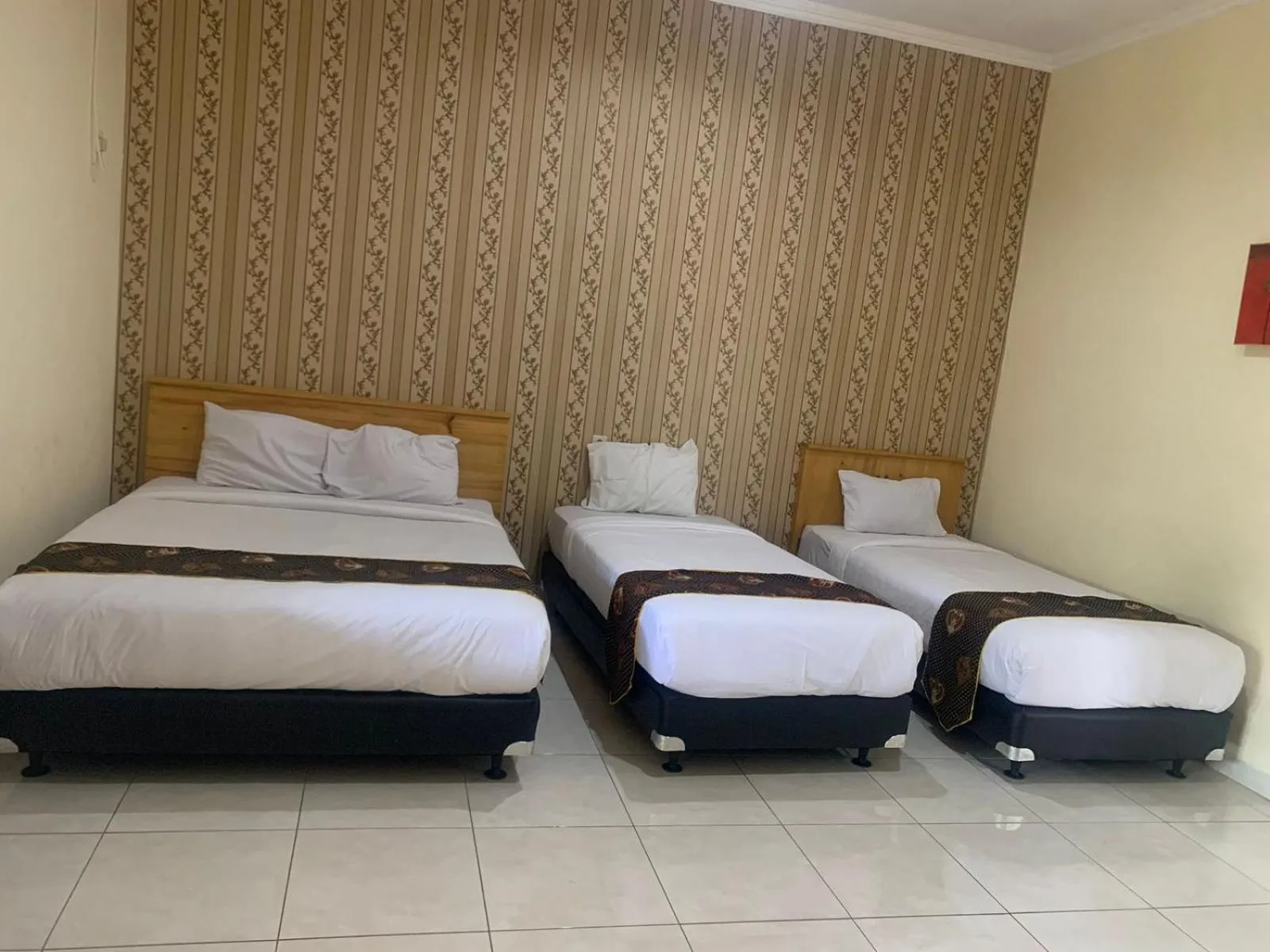 Bedroom, Bed in Shafira Hotel Yogyakarta