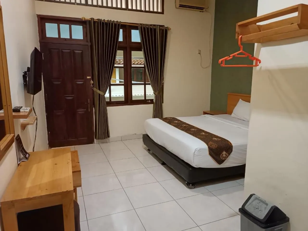 Bedroom, Bed in Shafira Hotel Yogyakarta