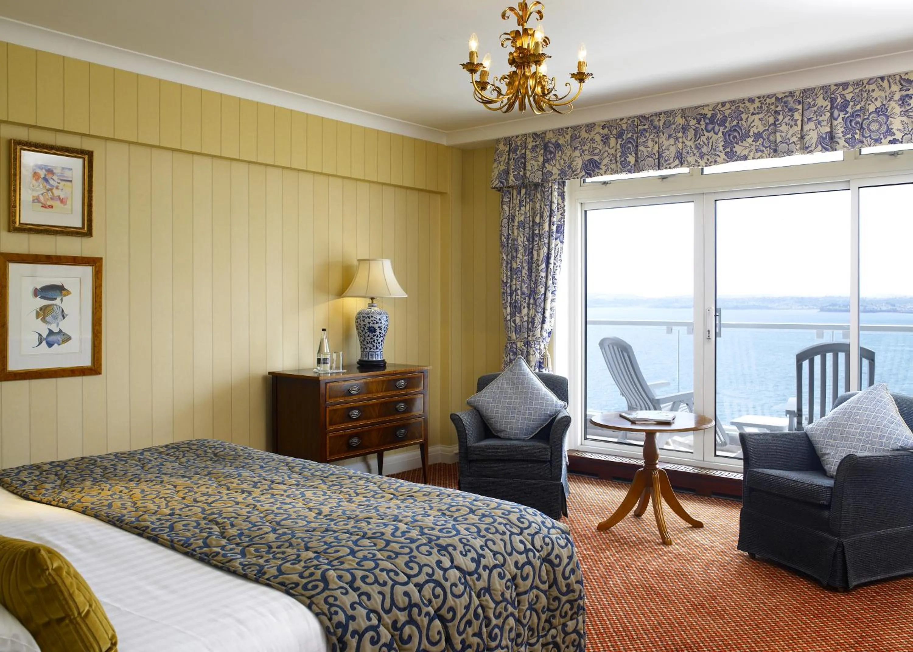 View (from property/room), Bed in The Imperial Torquay