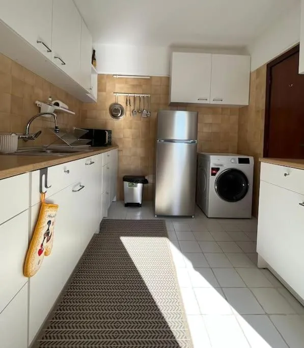 Kitchen or kitchenette in Casa Oliveira - Algarve