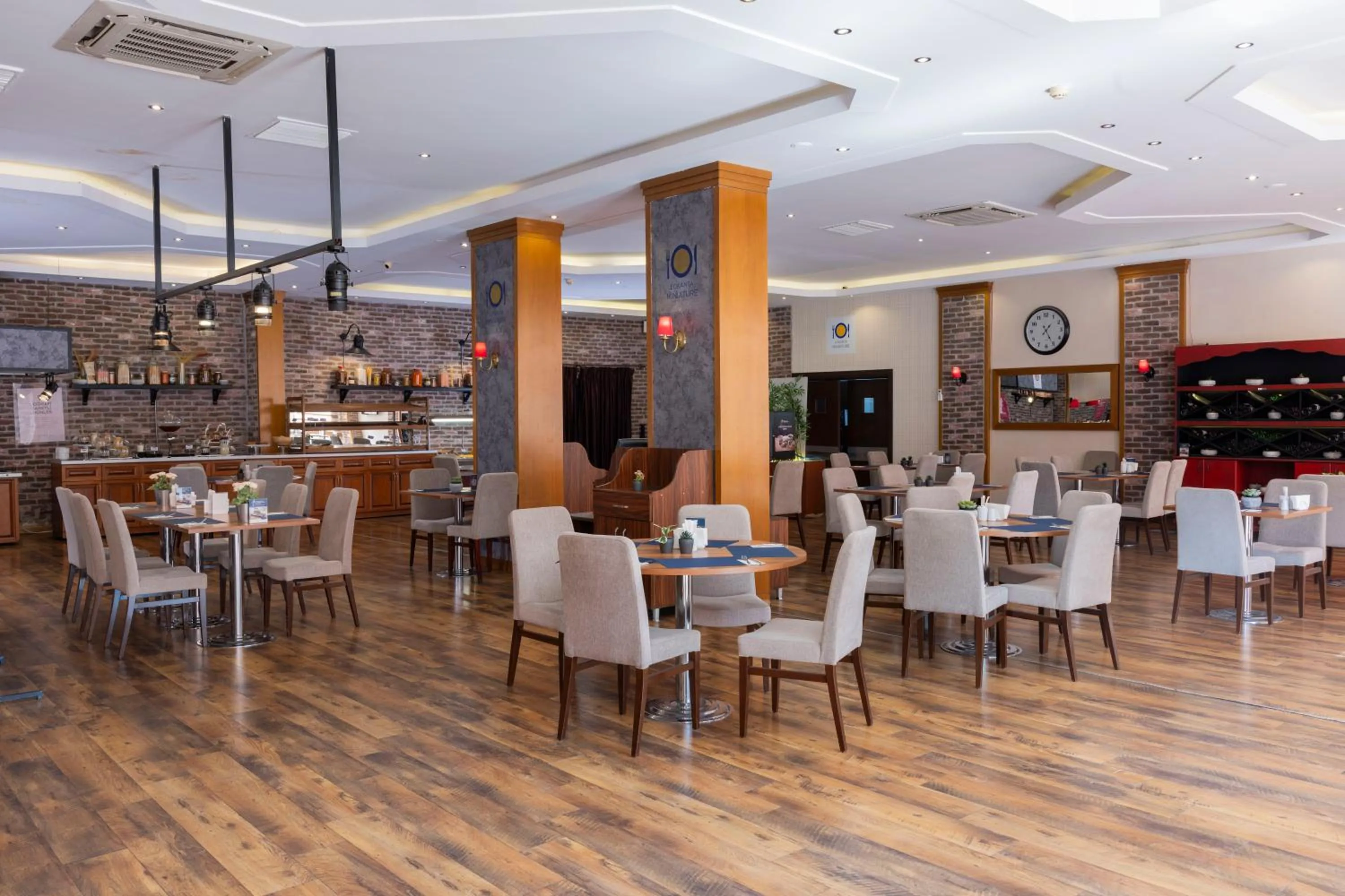 Restaurant/places to eat in Anemon Kent Ege Otel