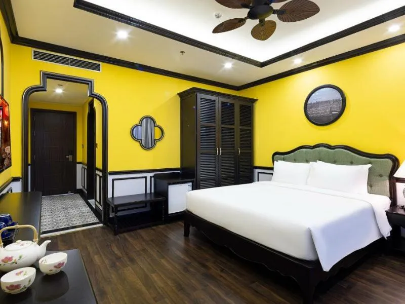Photo of the whole room, Bed in Charming beauty hotel
