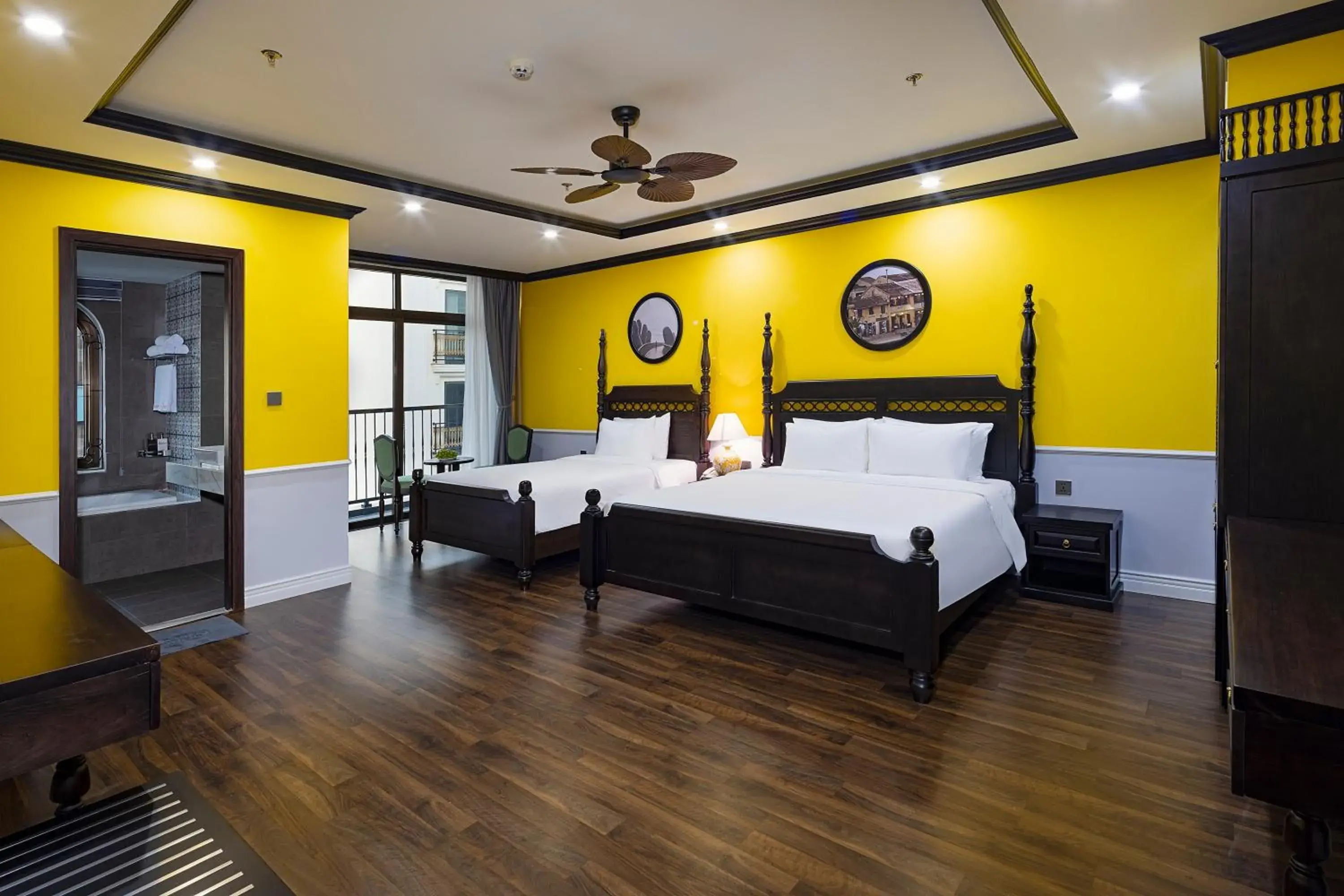 Triple Room with City View in Charming beauty hotel Triple Room with City View in Charming beauty hotel