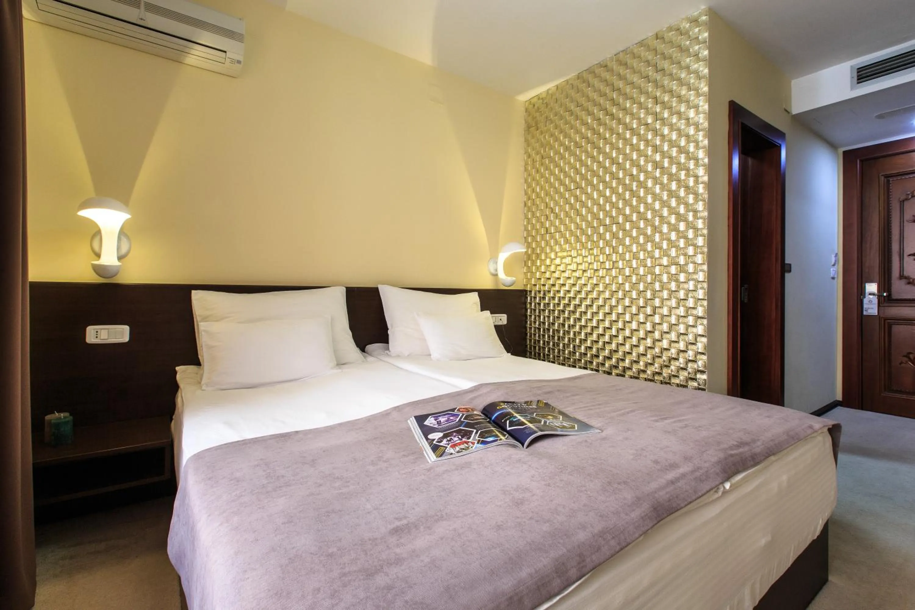 Bed in Hotel Premier