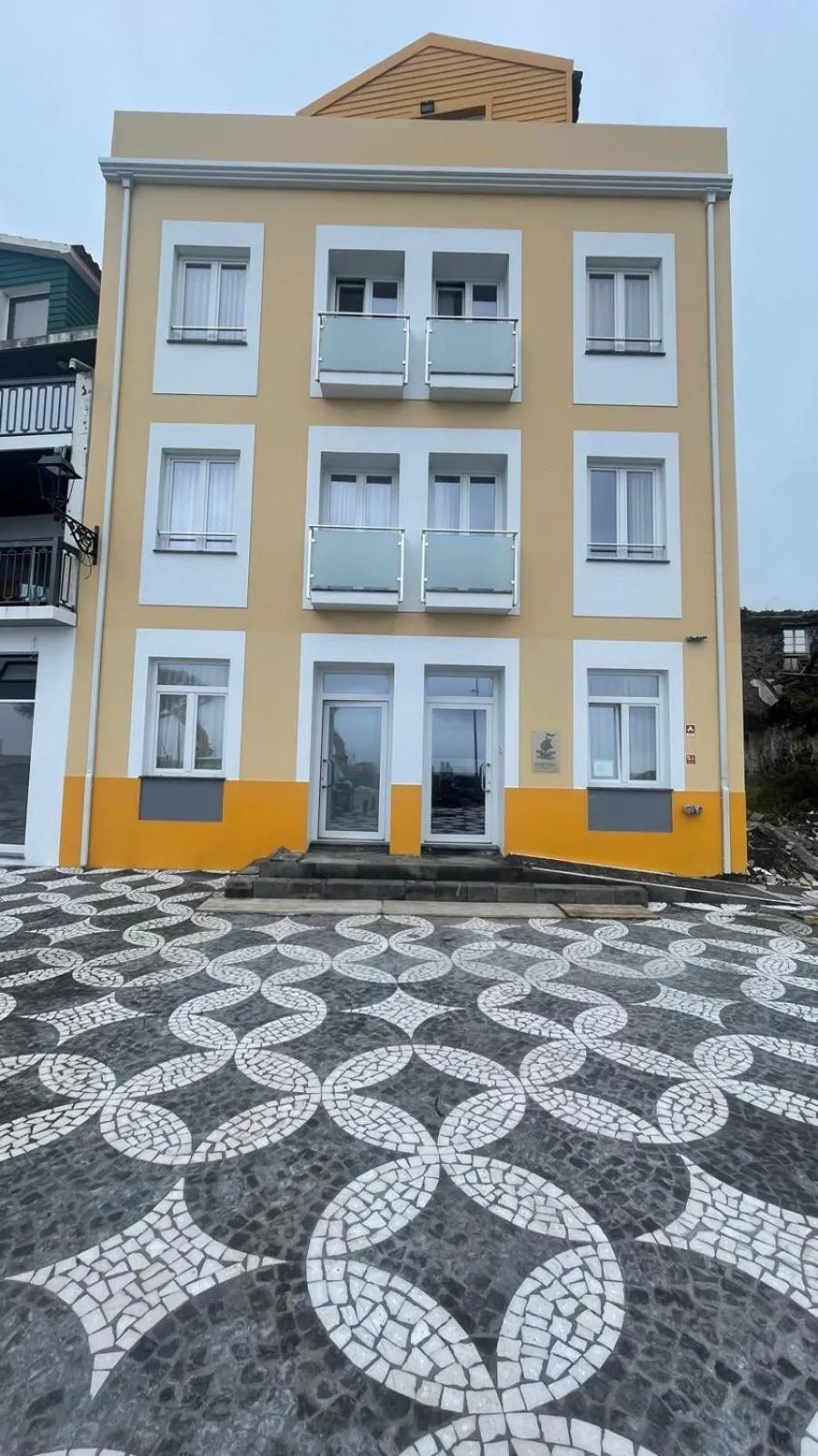 Property building in Horta Bay