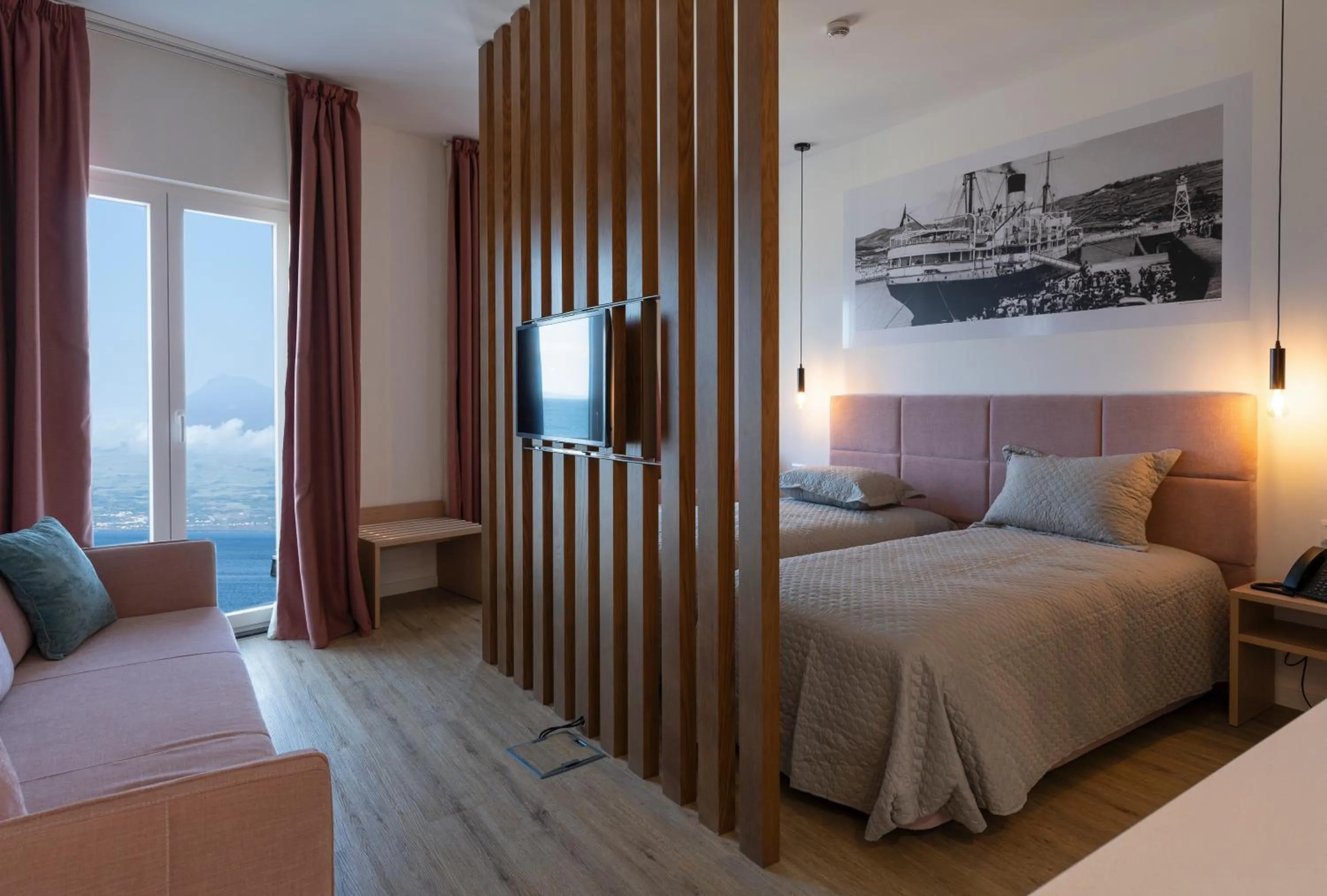 TV and multimedia, Bed in Horta Bay