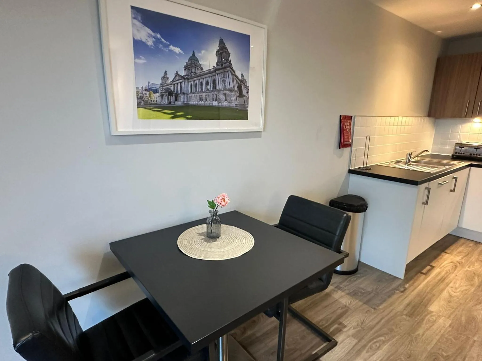 Kitchen or kitchenette in Obel Apartments by Beehosting