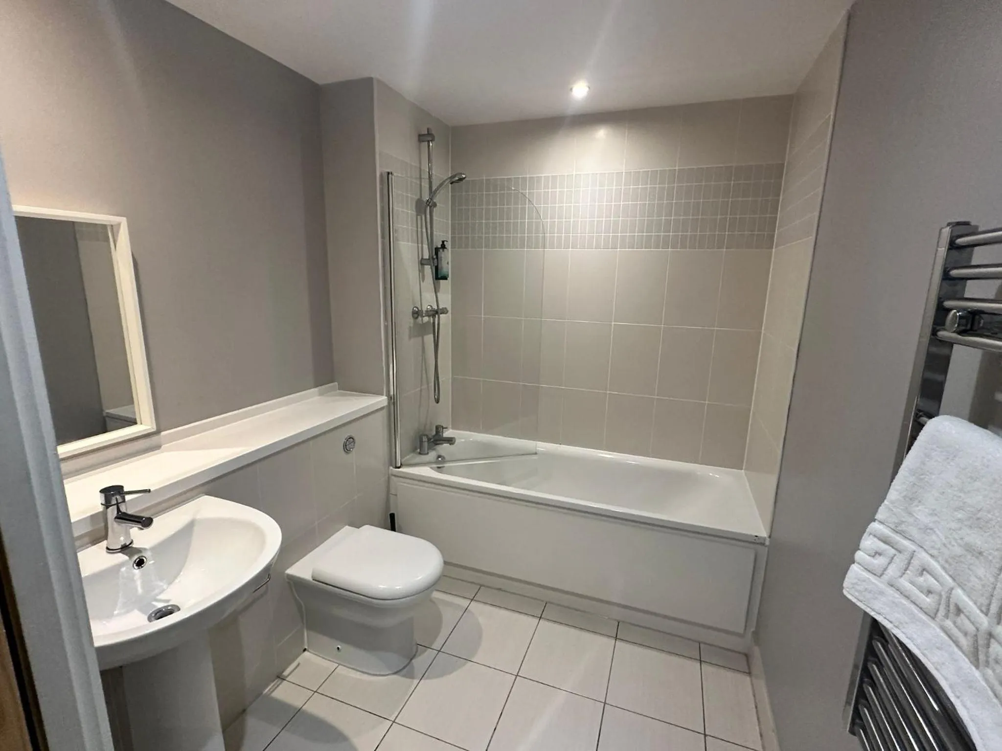 Shower in Obel Apartments by Beehosting