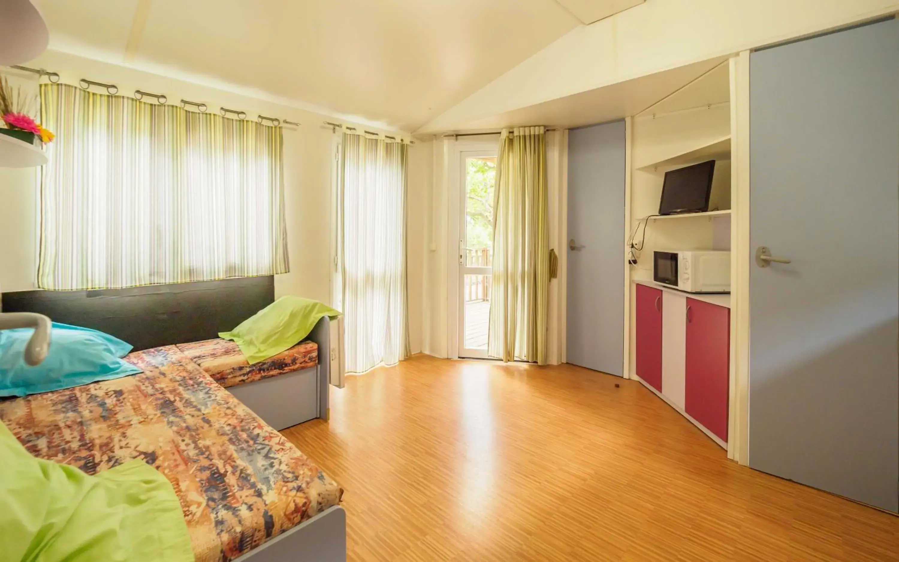 Mobile Home ( 4 Adults 2 Children) in Camping Alberg Municipal Tivissa Mobile Home ( 4 Adults 2 Children) in Camping Alberg Municipal Tivissa