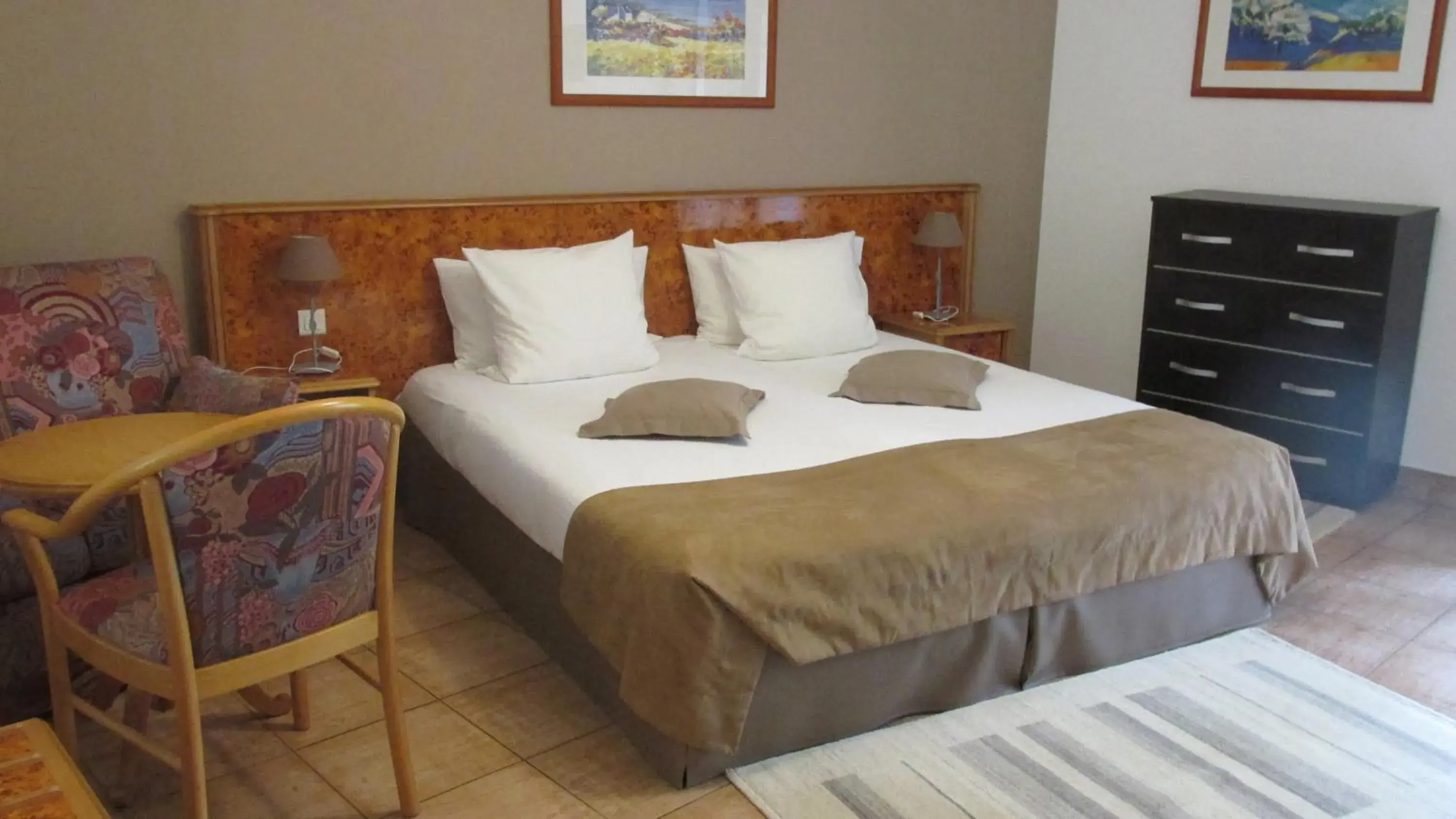 Double Room with Balcony in Hôtel sud alsace Double Room with Balcony in Hôtel sud alsace