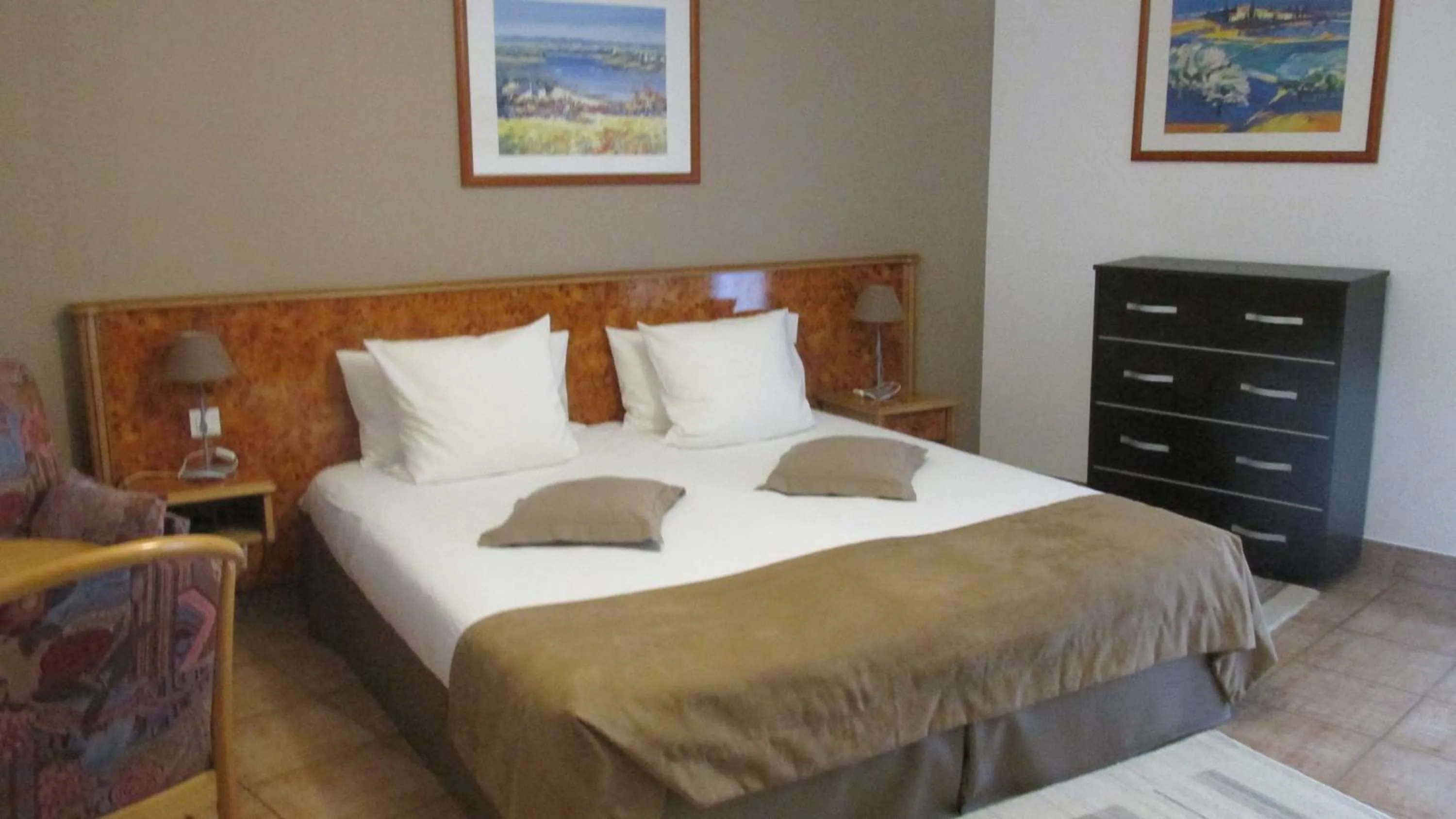 Bed in Hôtel sud alsace