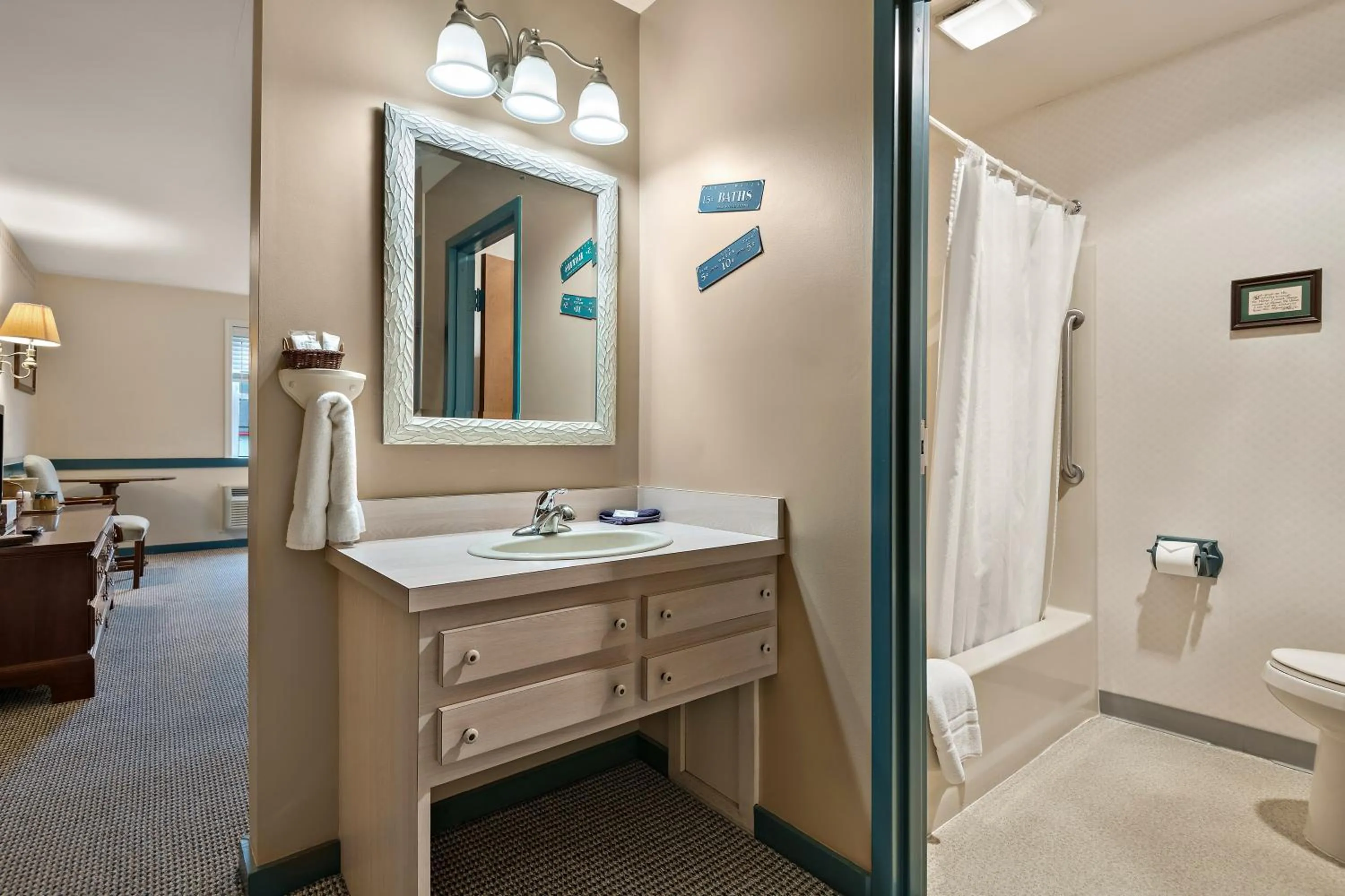 Shower in Country Living Inn