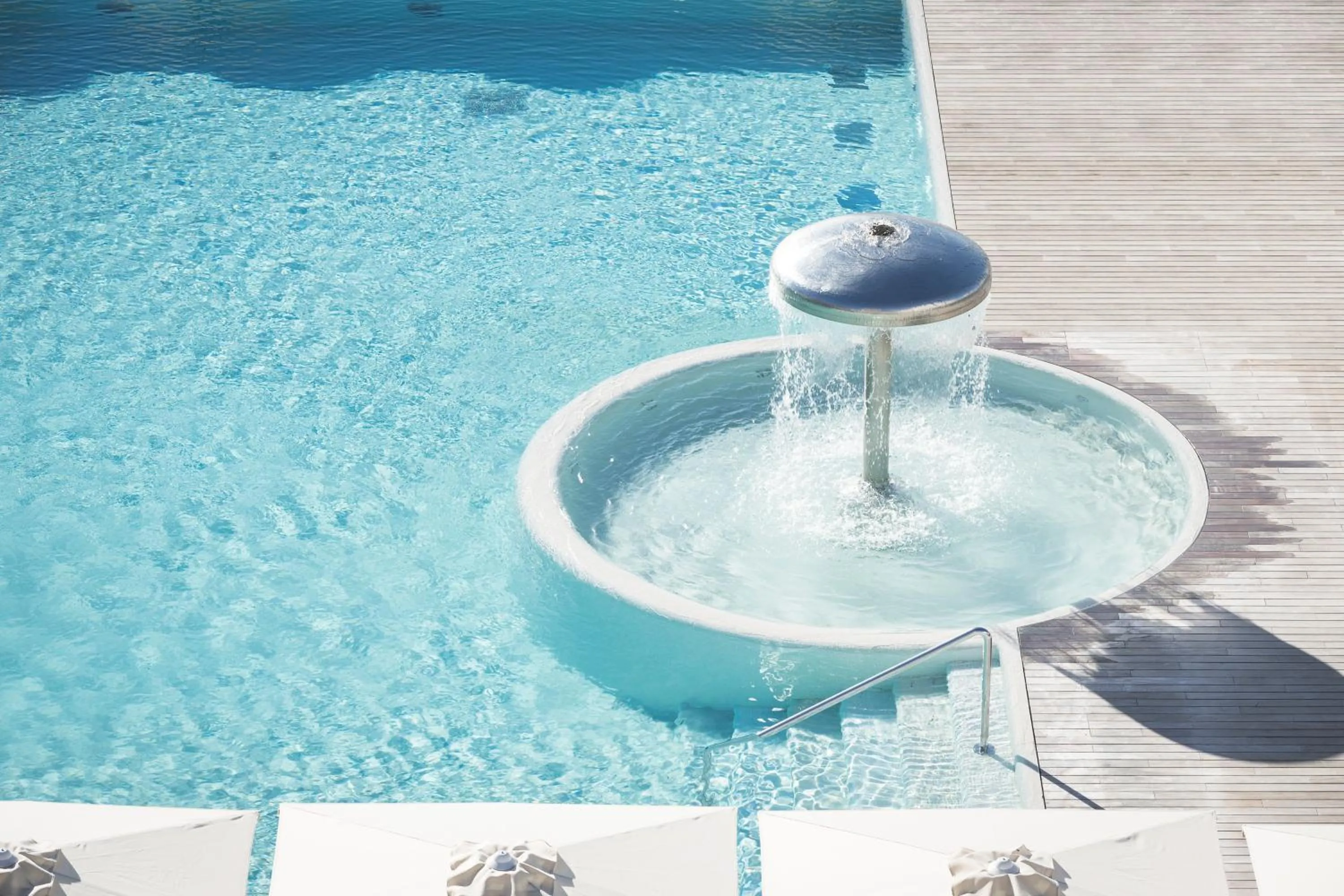 Swimming pool in Hotel Cambridge