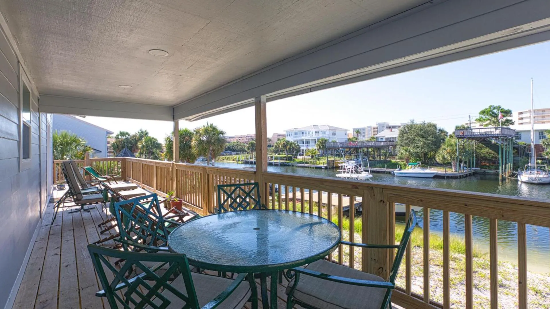 The Back Porch - Is a relaxing 4 bedroom 3 bathroom House on Holiday Isle