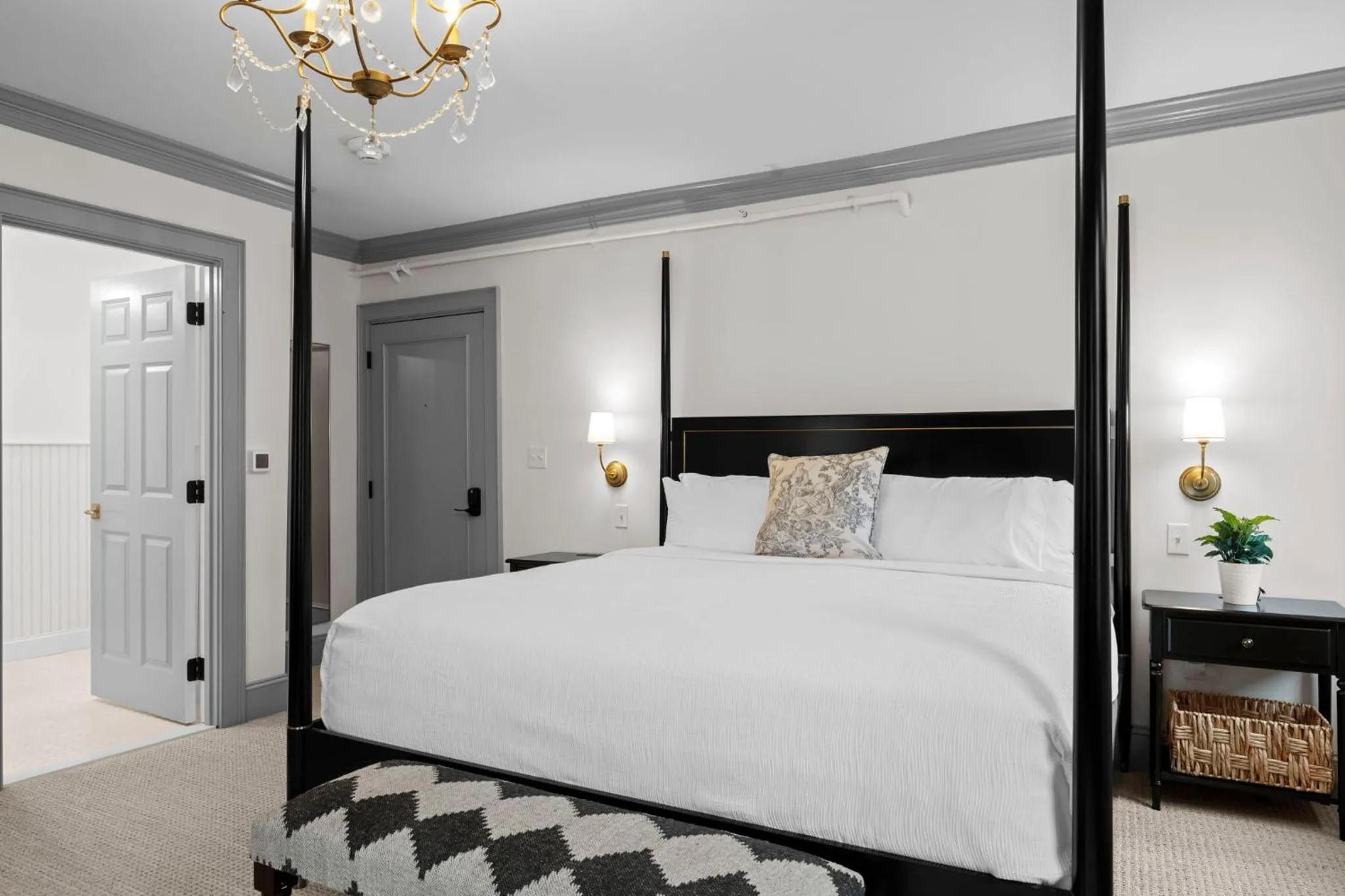 Bed in The Davenport Inn