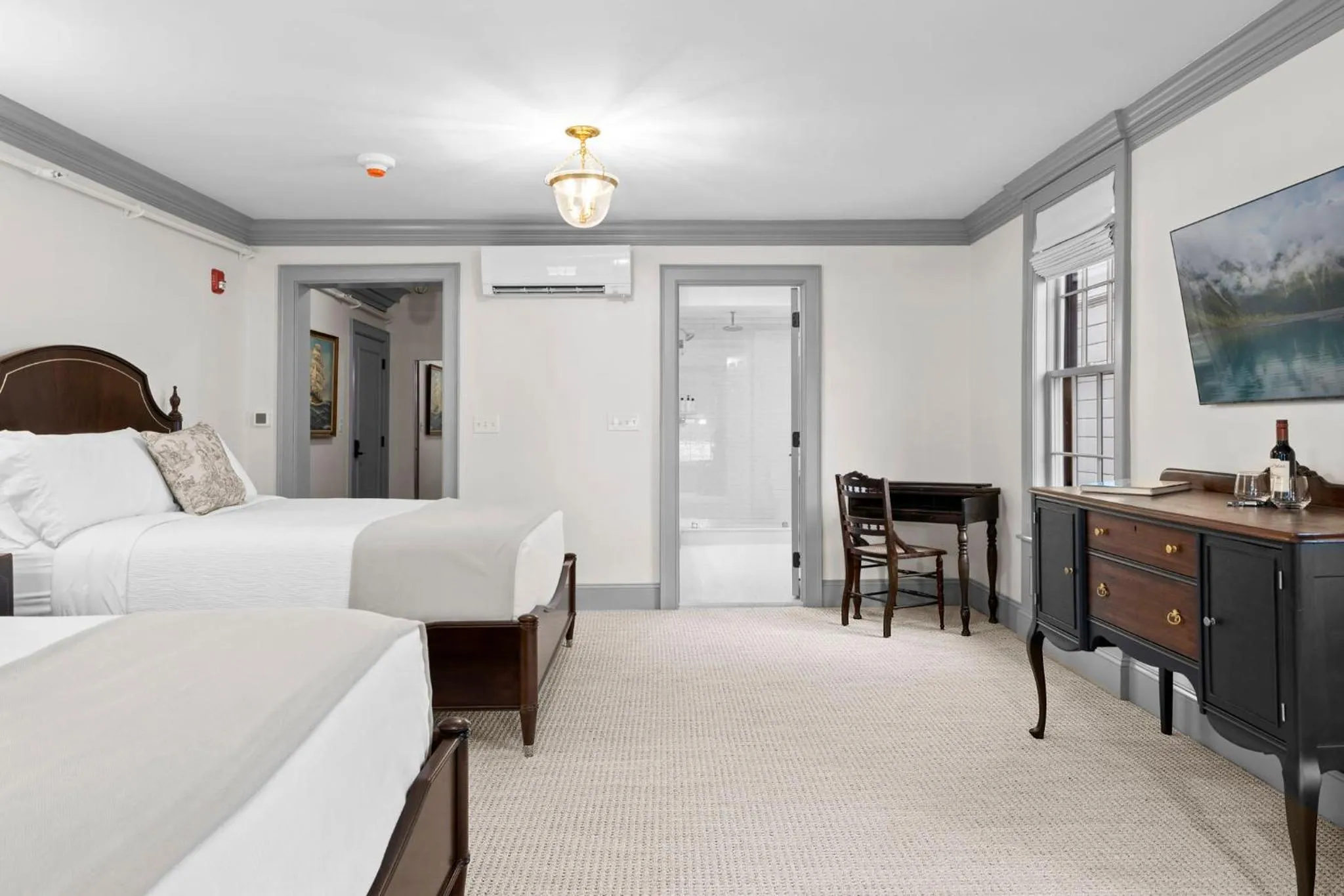 Bed in The Davenport Inn