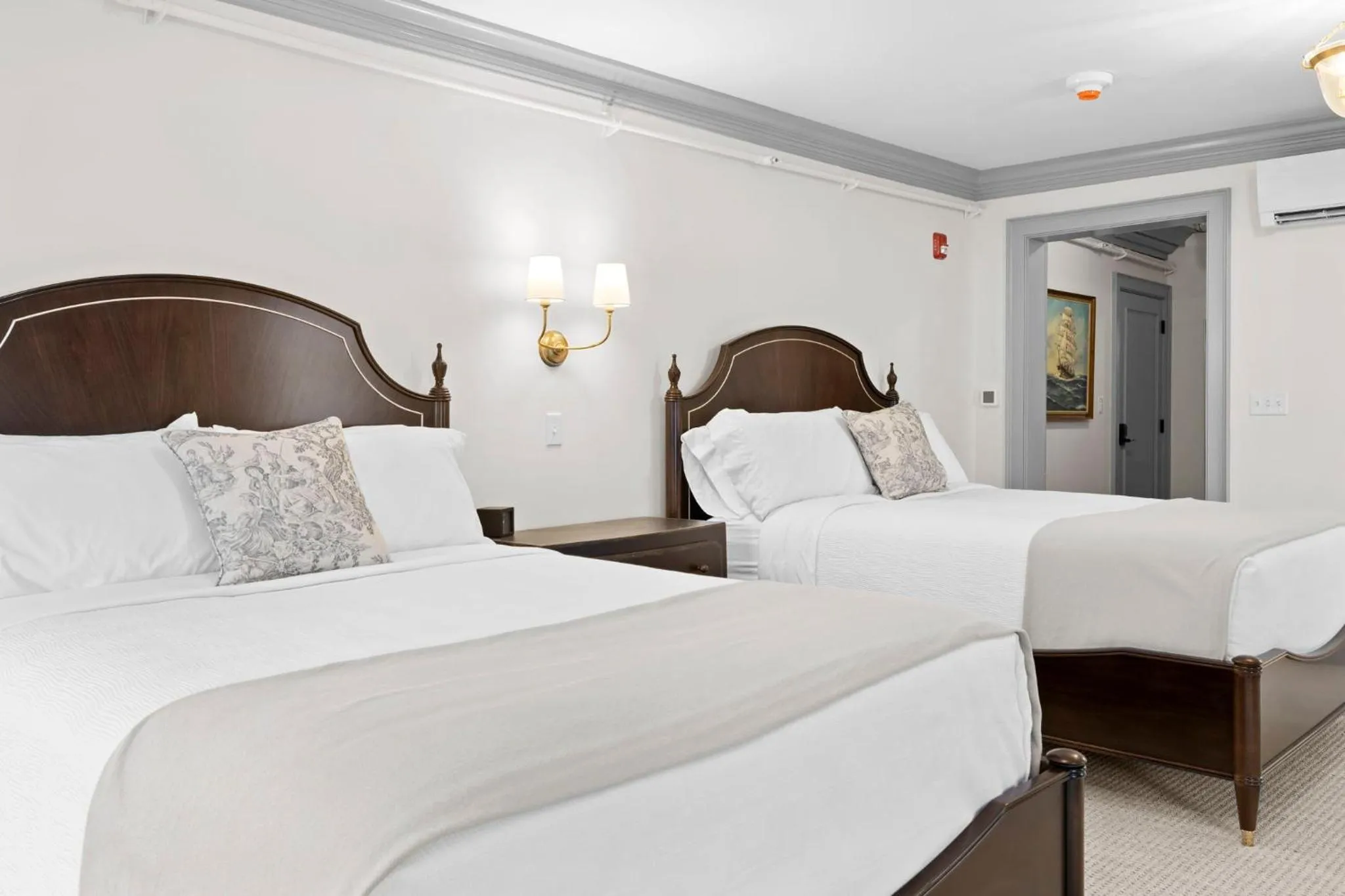 Bedroom, Bed in The Davenport Inn