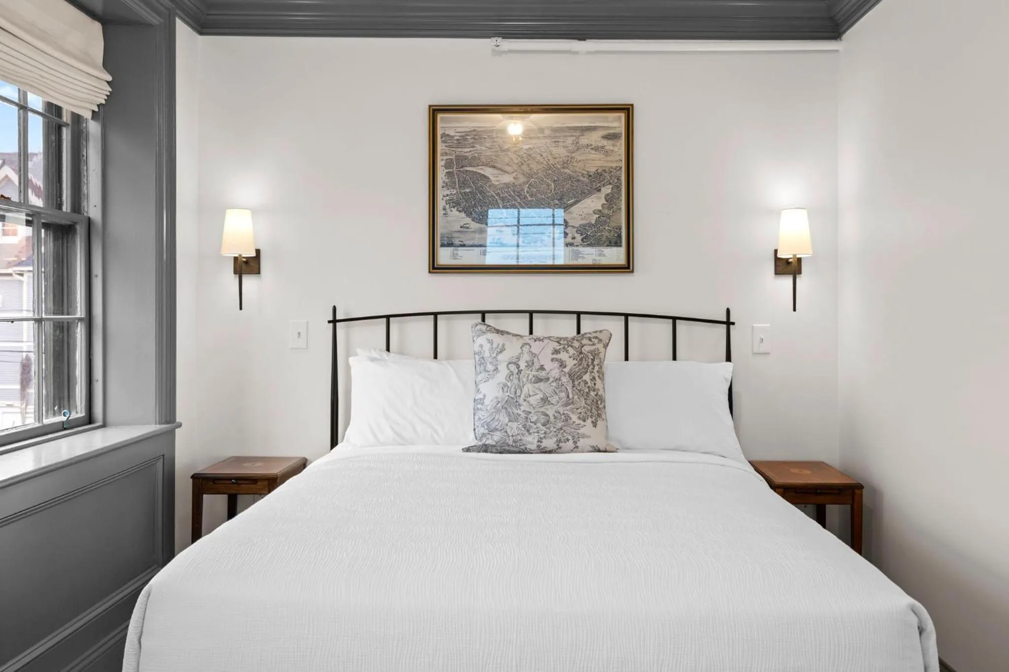 Bed in The Davenport Inn