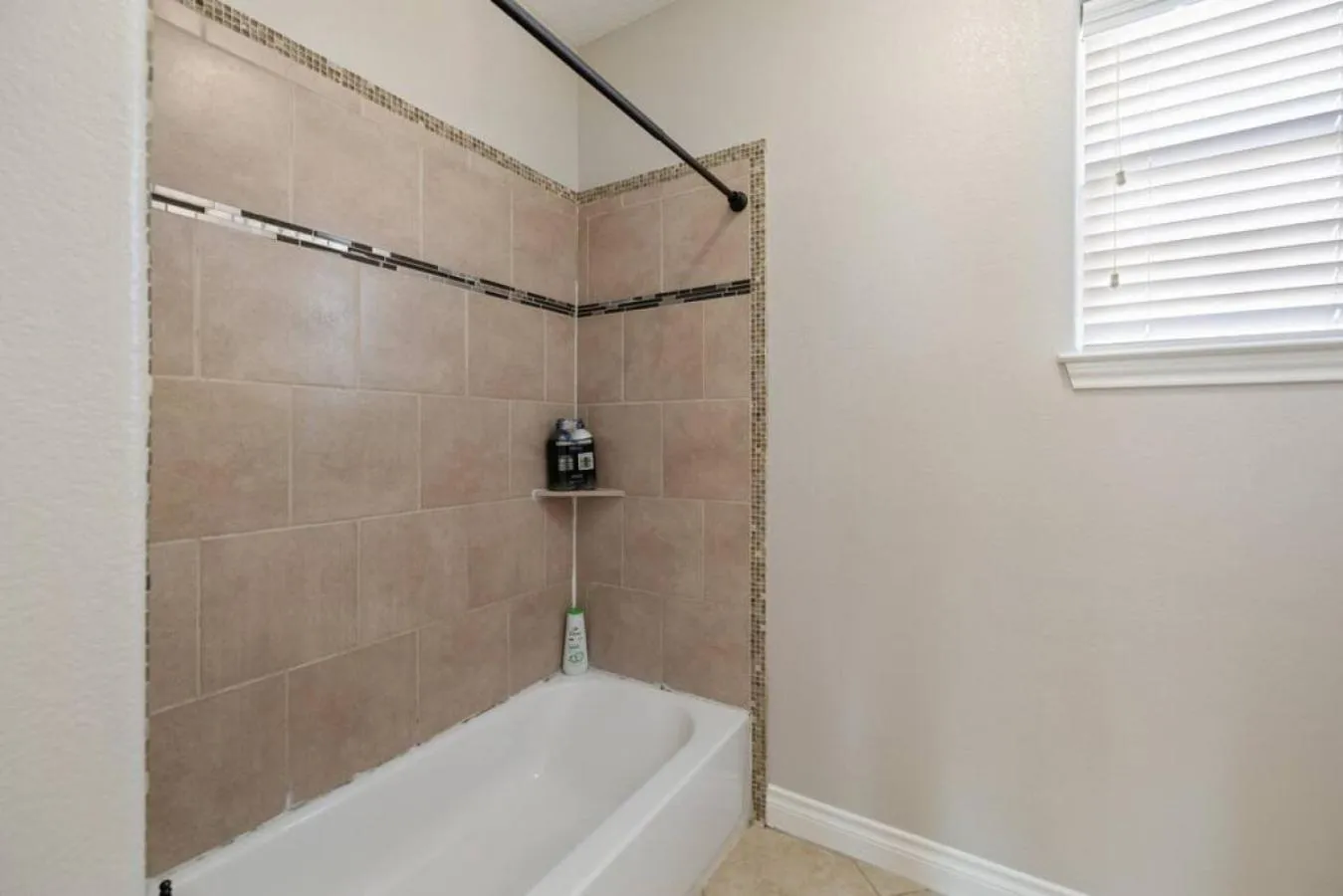 Bathroom in Modern 6 Bedroom with Tons of Games