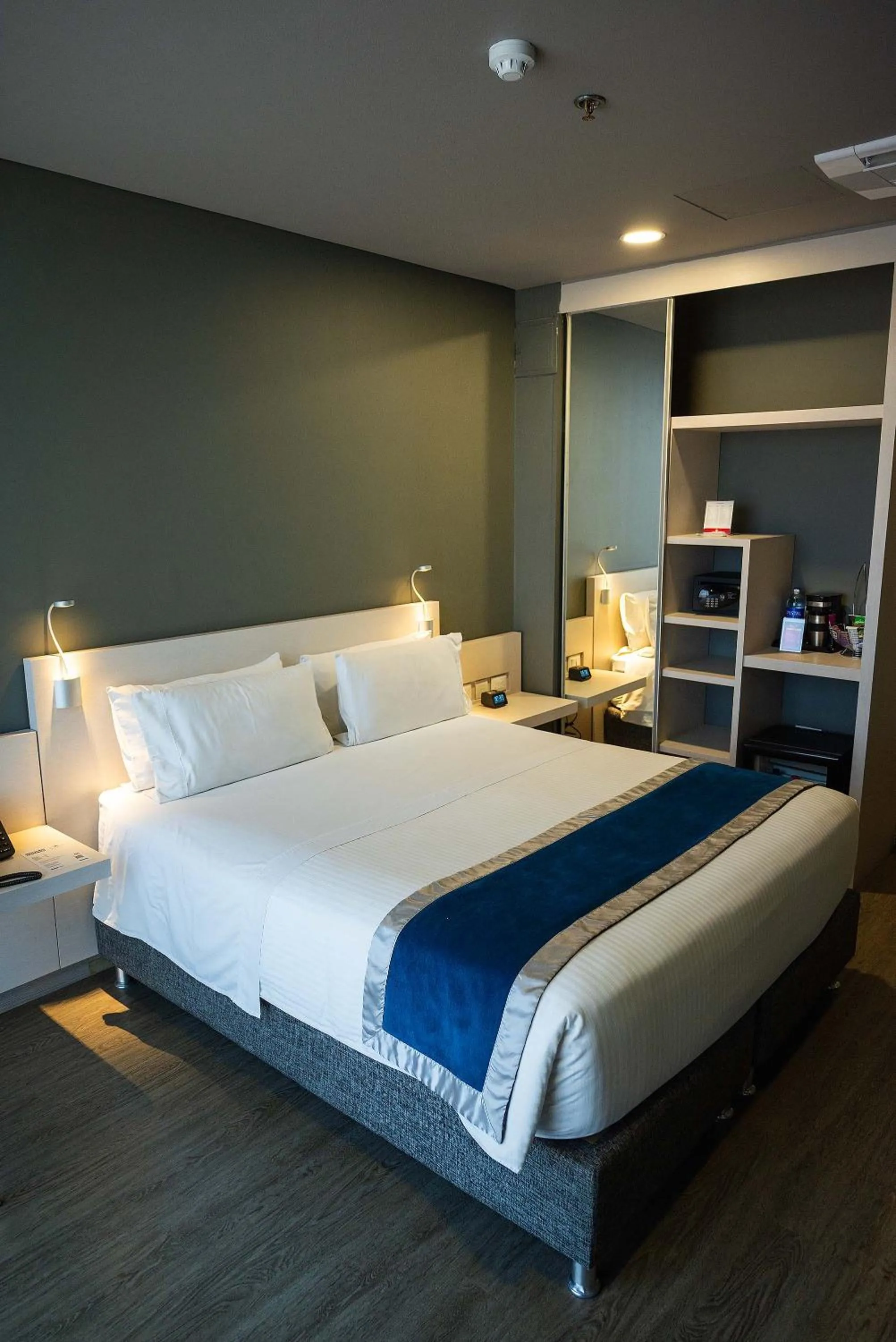 Bed in Hotel Black Tower Premium