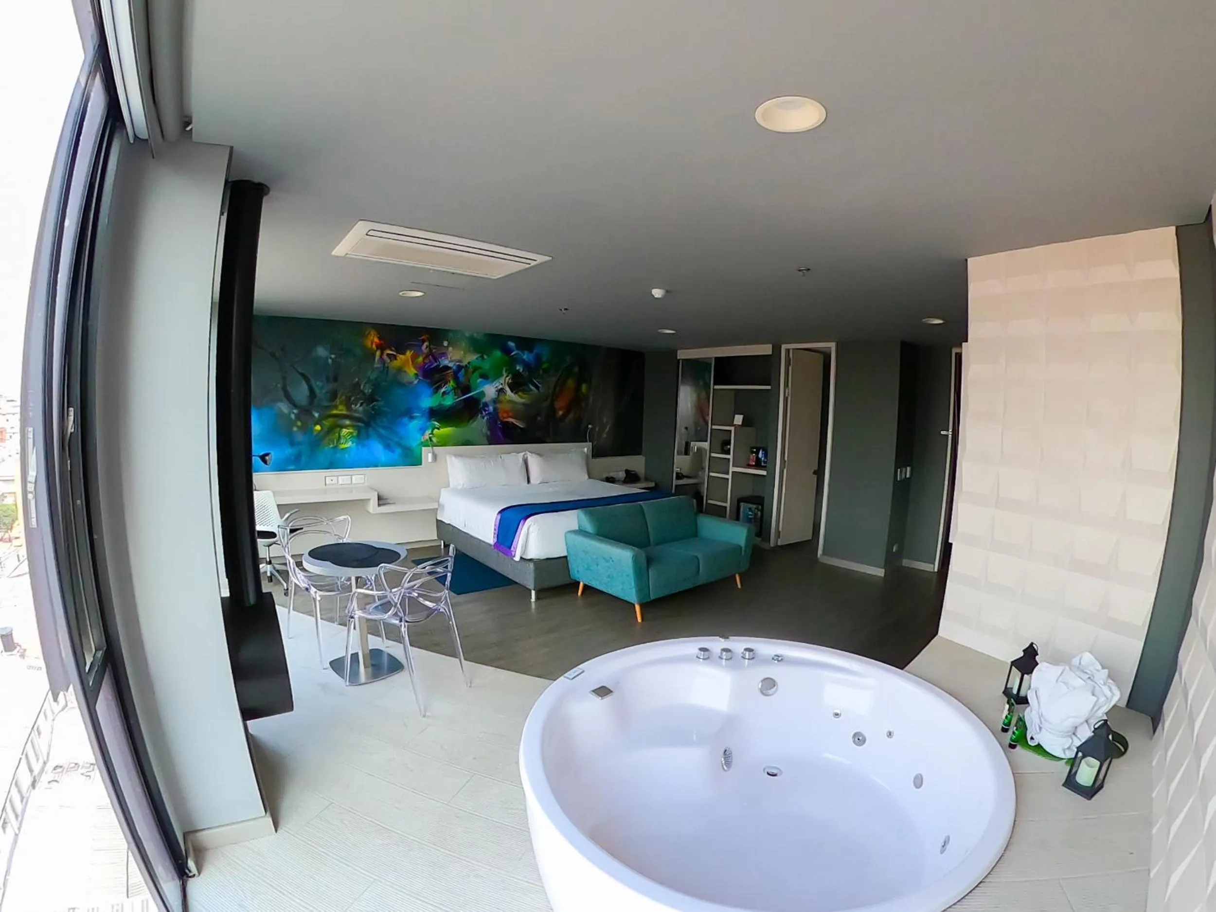 Hot Tub in Hotel Black Tower Premium