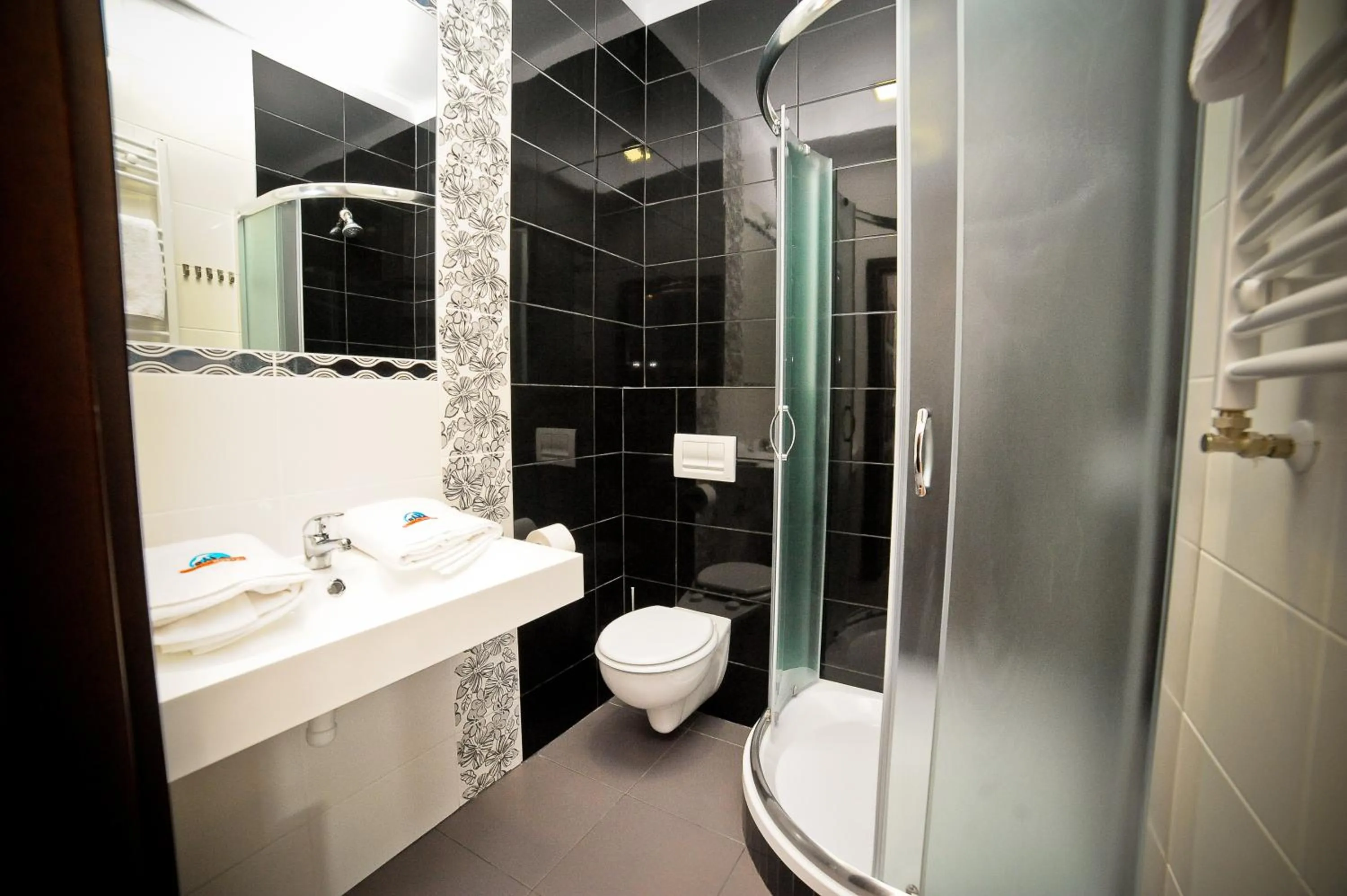 Shower in World Hostel - Old Town