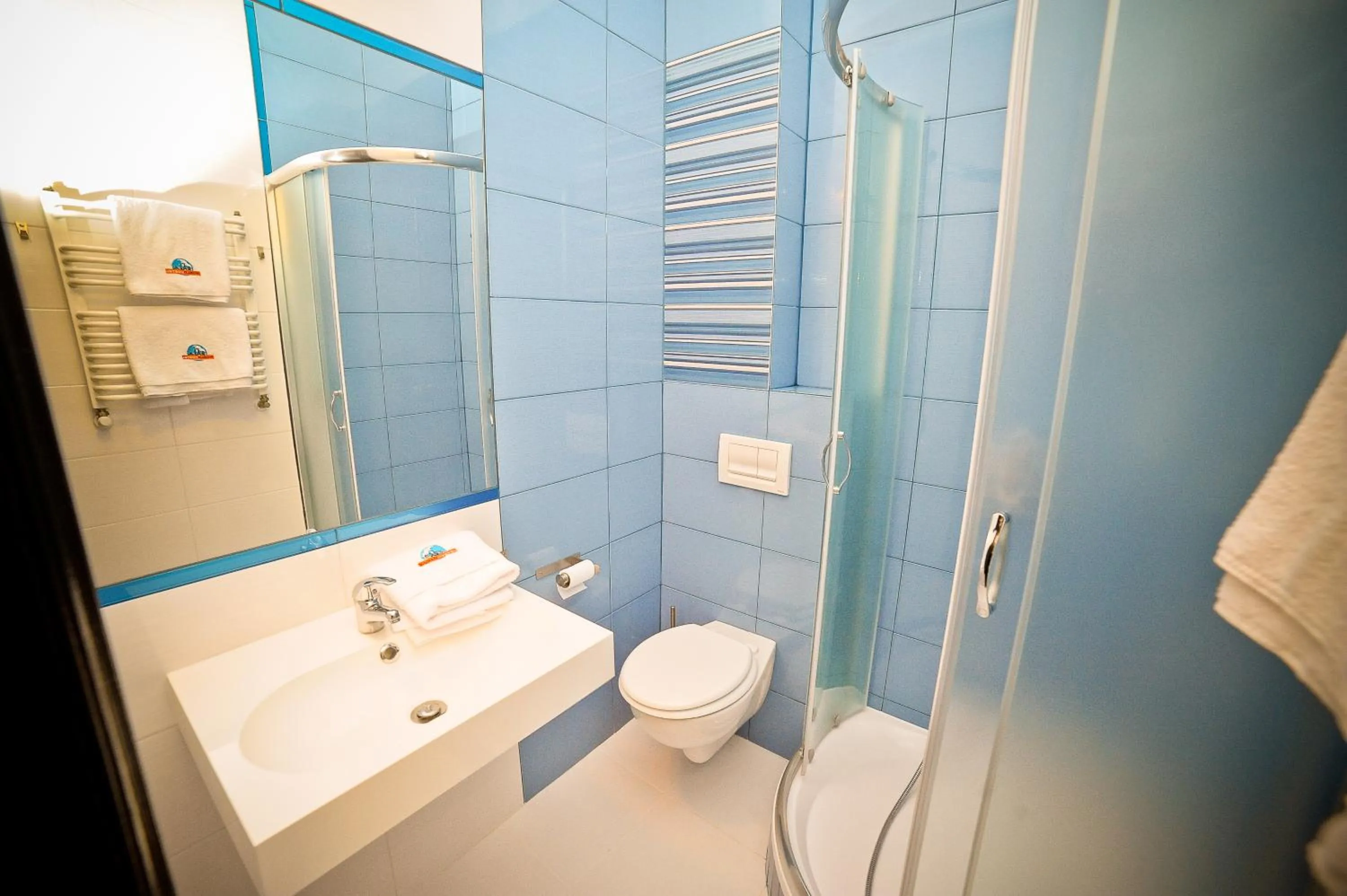 Shower in World Hostel - Old Town