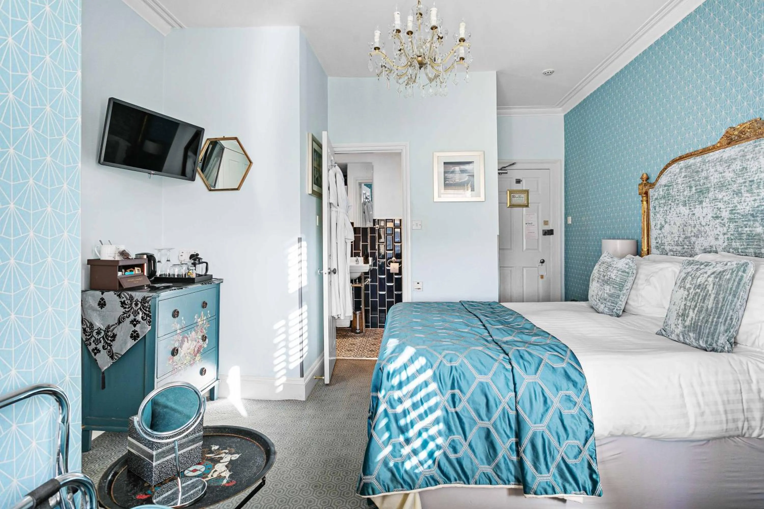 Bed in The Somerville