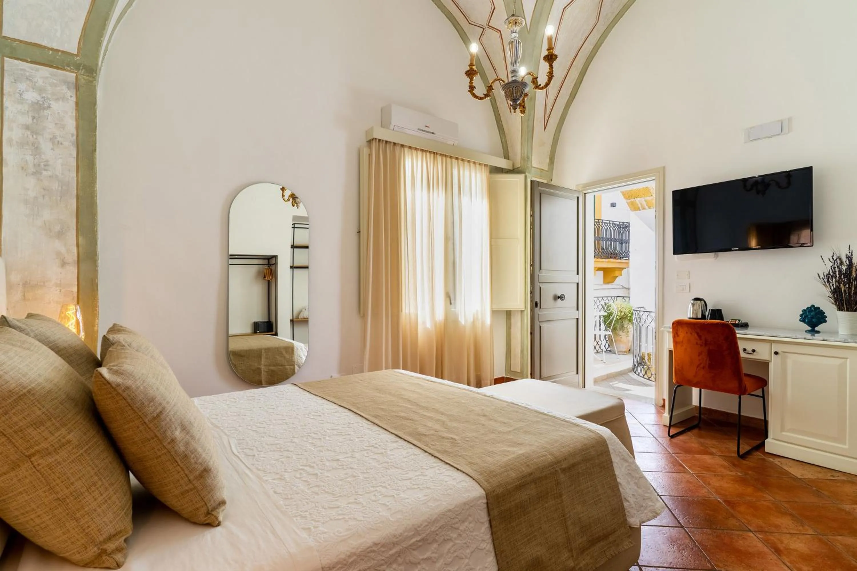 Bed in Corte Patitari - by Patitari Suites