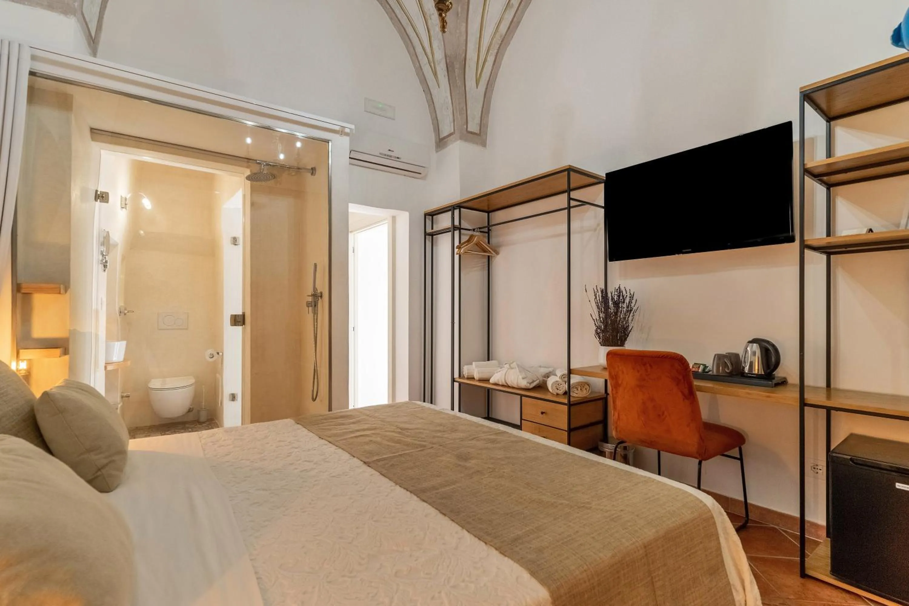 Bed in Corte Patitari - by Patitari Suites