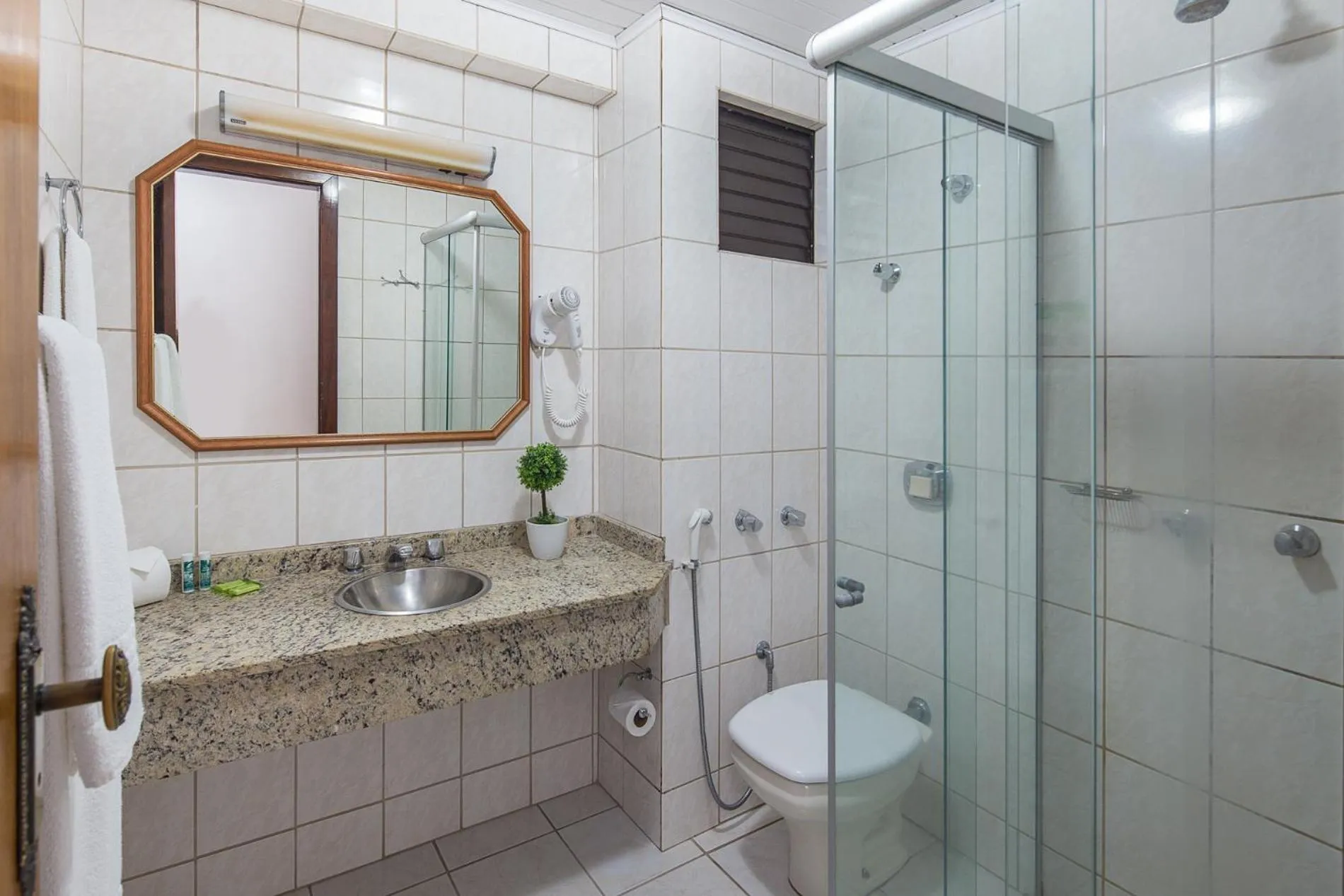 Bathroom in Torre Sol Hotel & Eventos