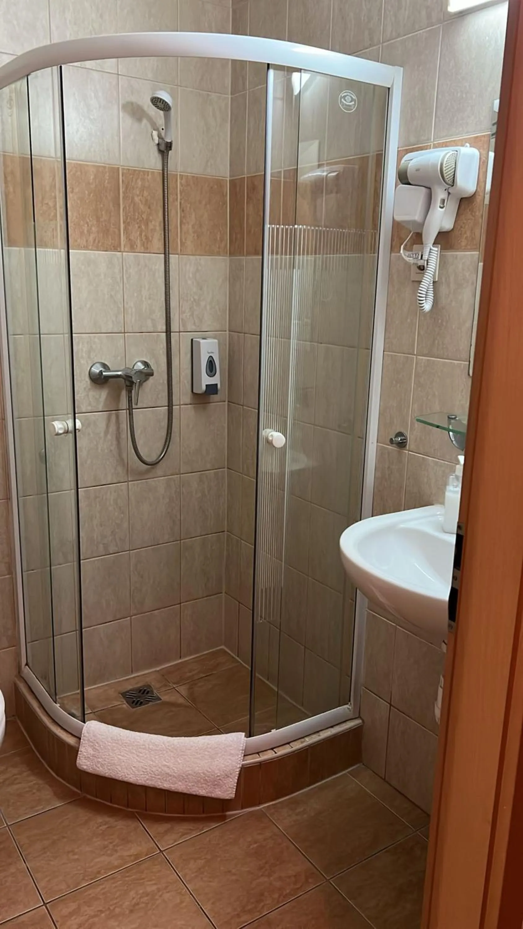 Shower in Esprit Hotel