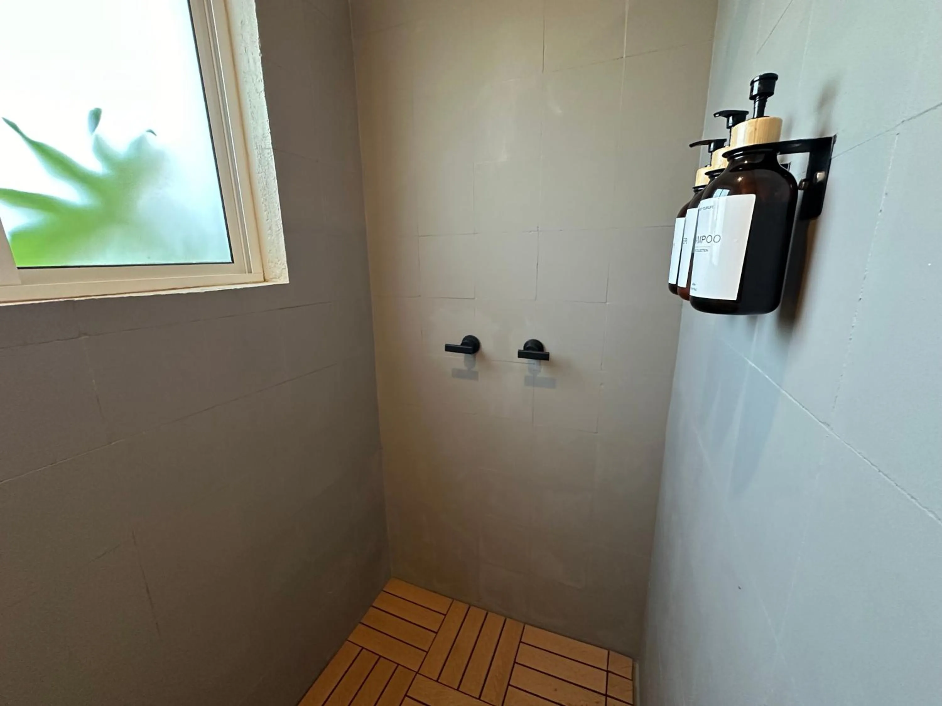Shower in Pachamaya Holistic Wellness & Spa